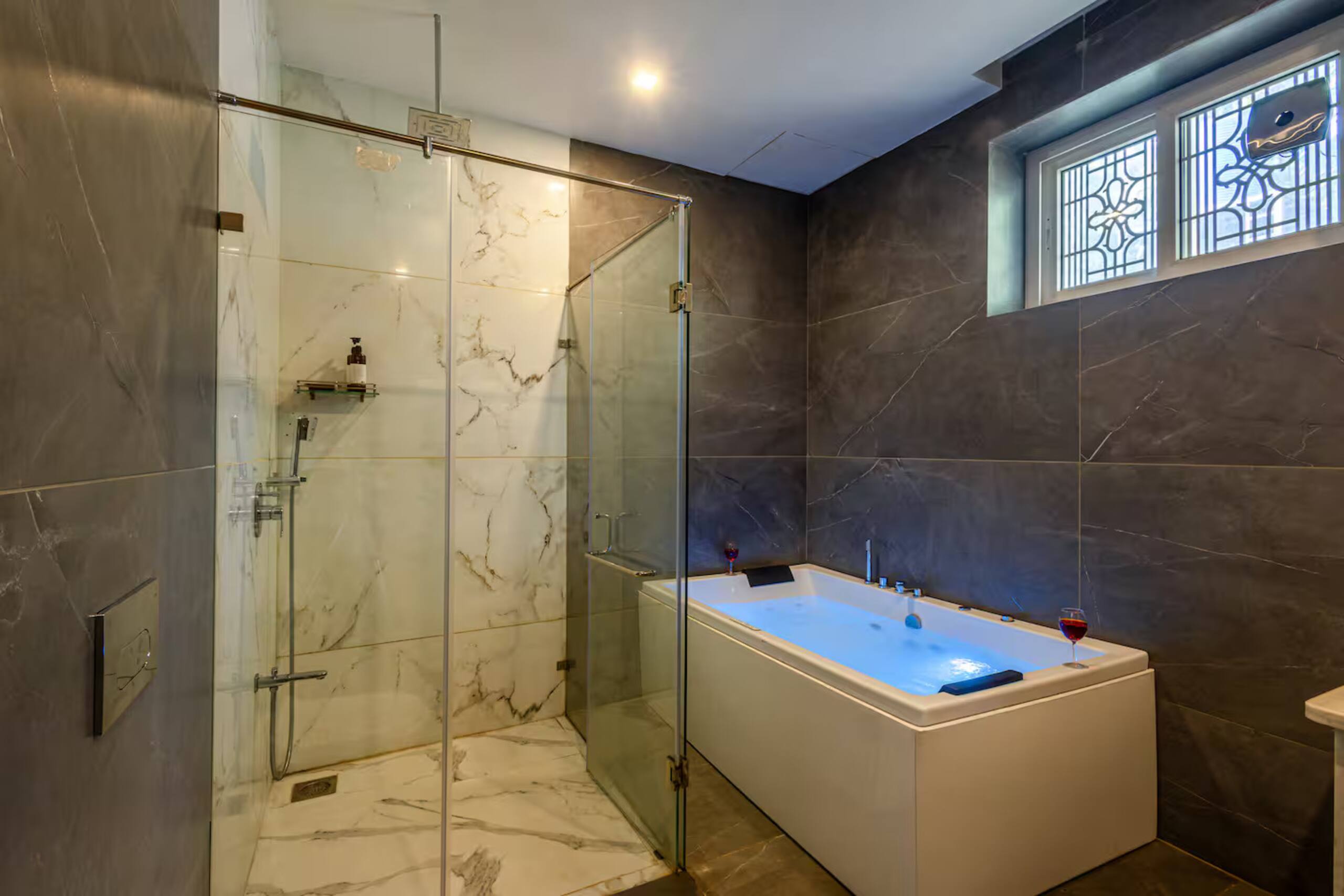 VillaRouz-Luxury Pool| Vagator|Jacuzzi|Chef|lawn 32