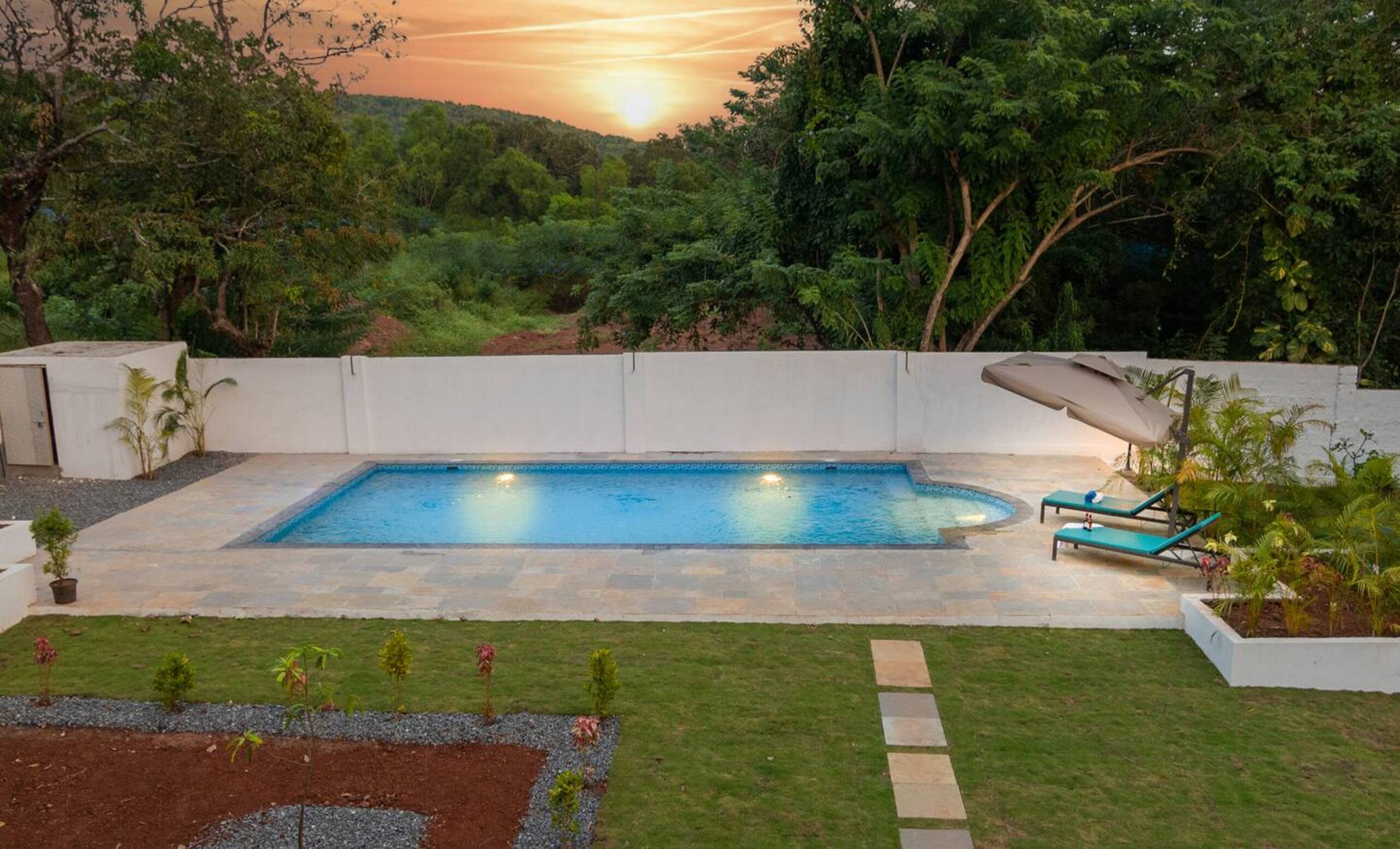 VillaRouz-Luxury Pool| Vagator|Jacuzzi|Chef|lawn 19