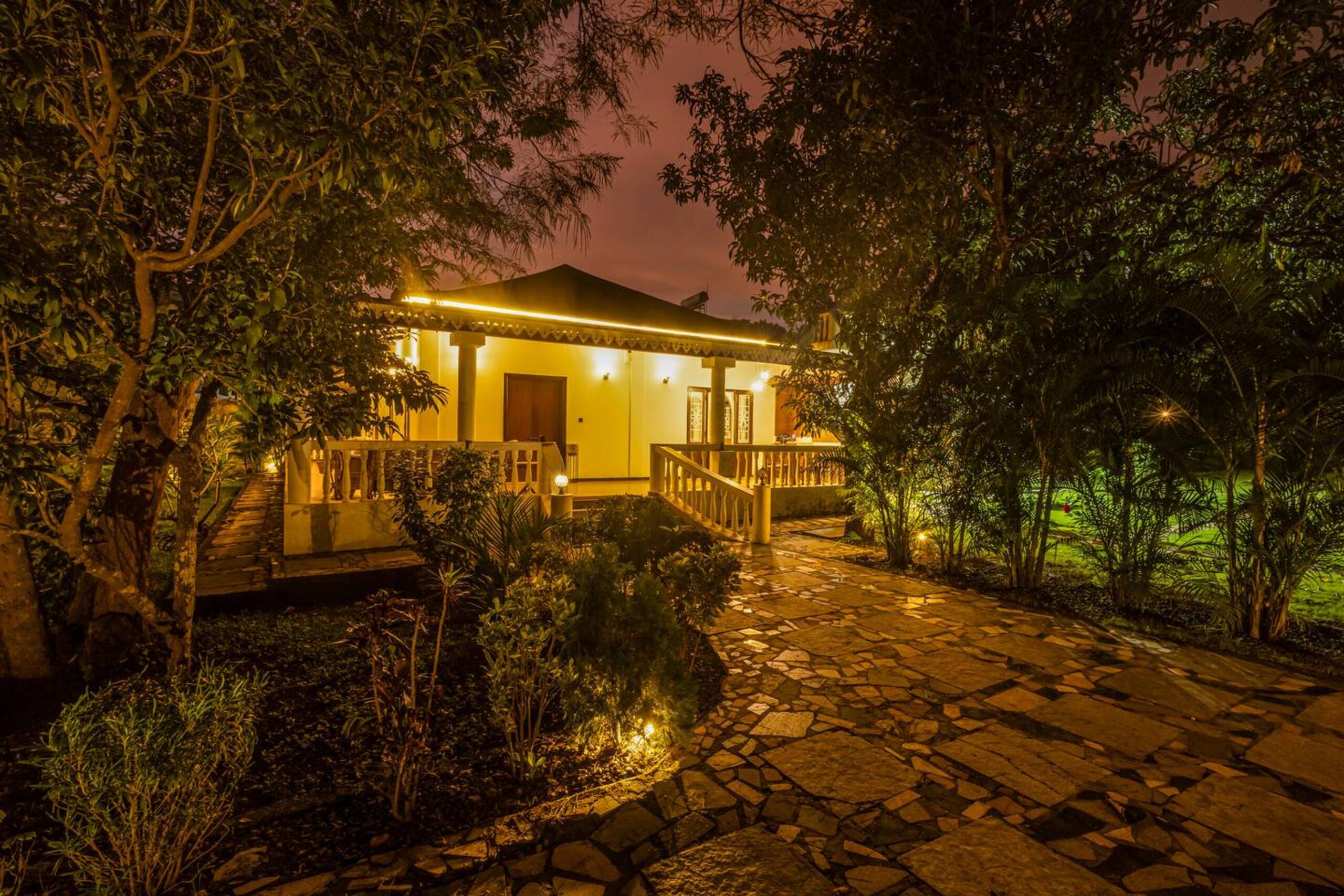 VillaRouz-Luxury Pool| Vagator|Jacuzzi|Chef|lawn 34
