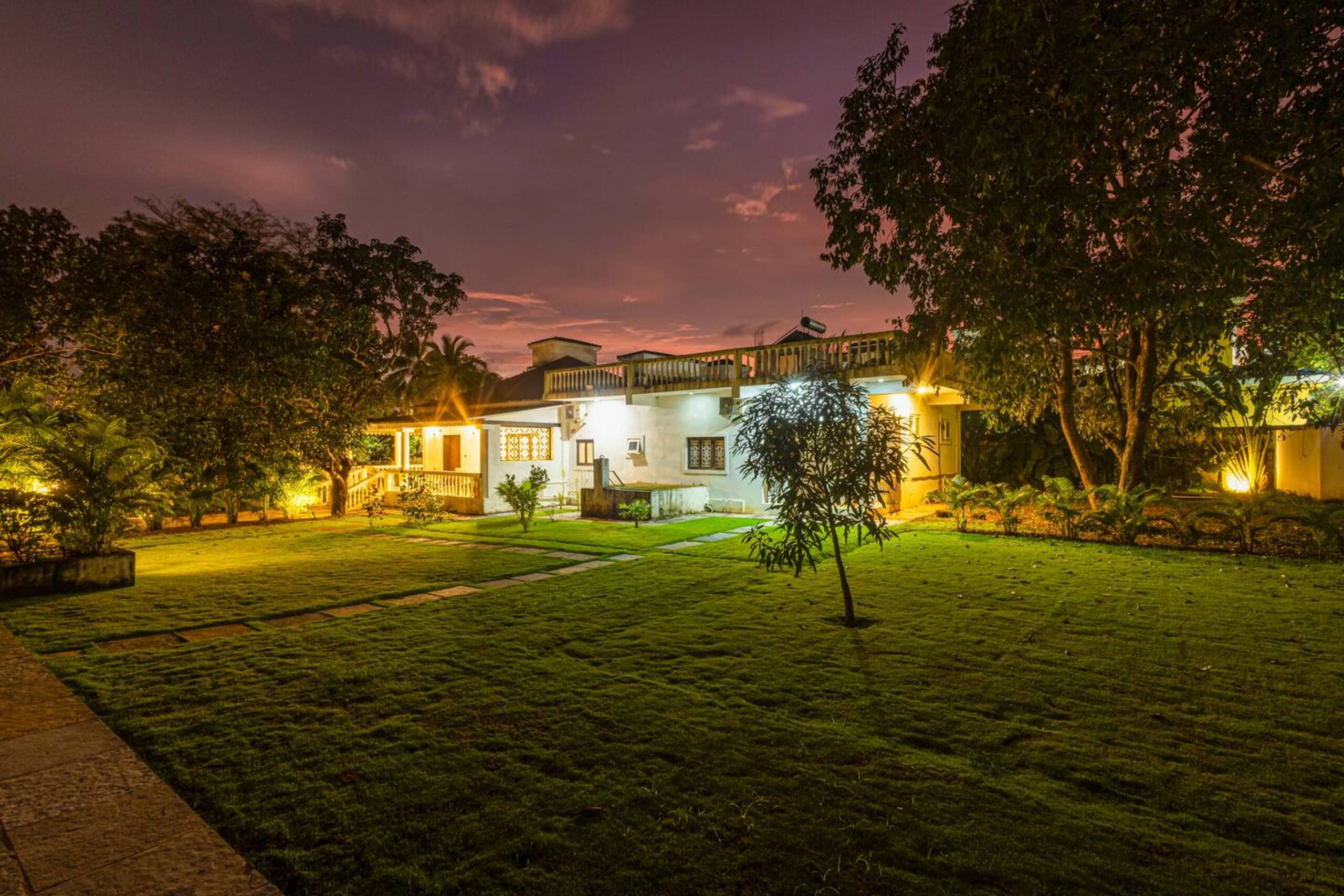 VillaRouz-Luxury Pool| Vagator|Jacuzzi|Chef|lawn 27