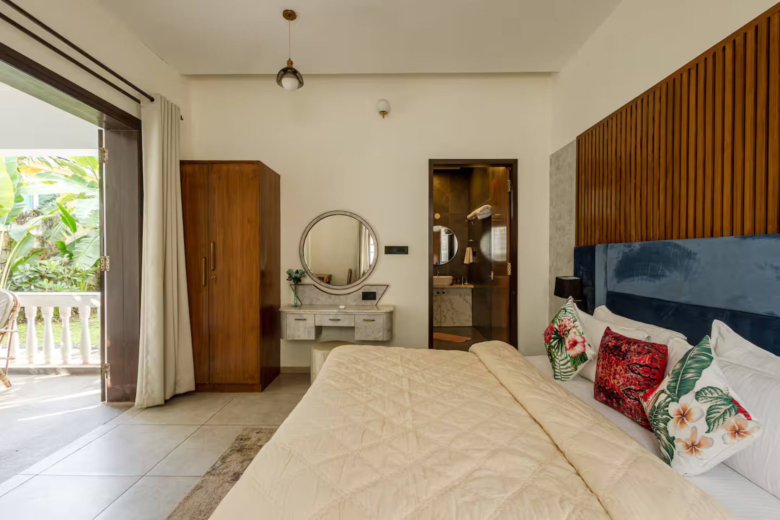 VillaRouz-Luxury Pool| Vagator|Jacuzzi|Chef|lawn 37