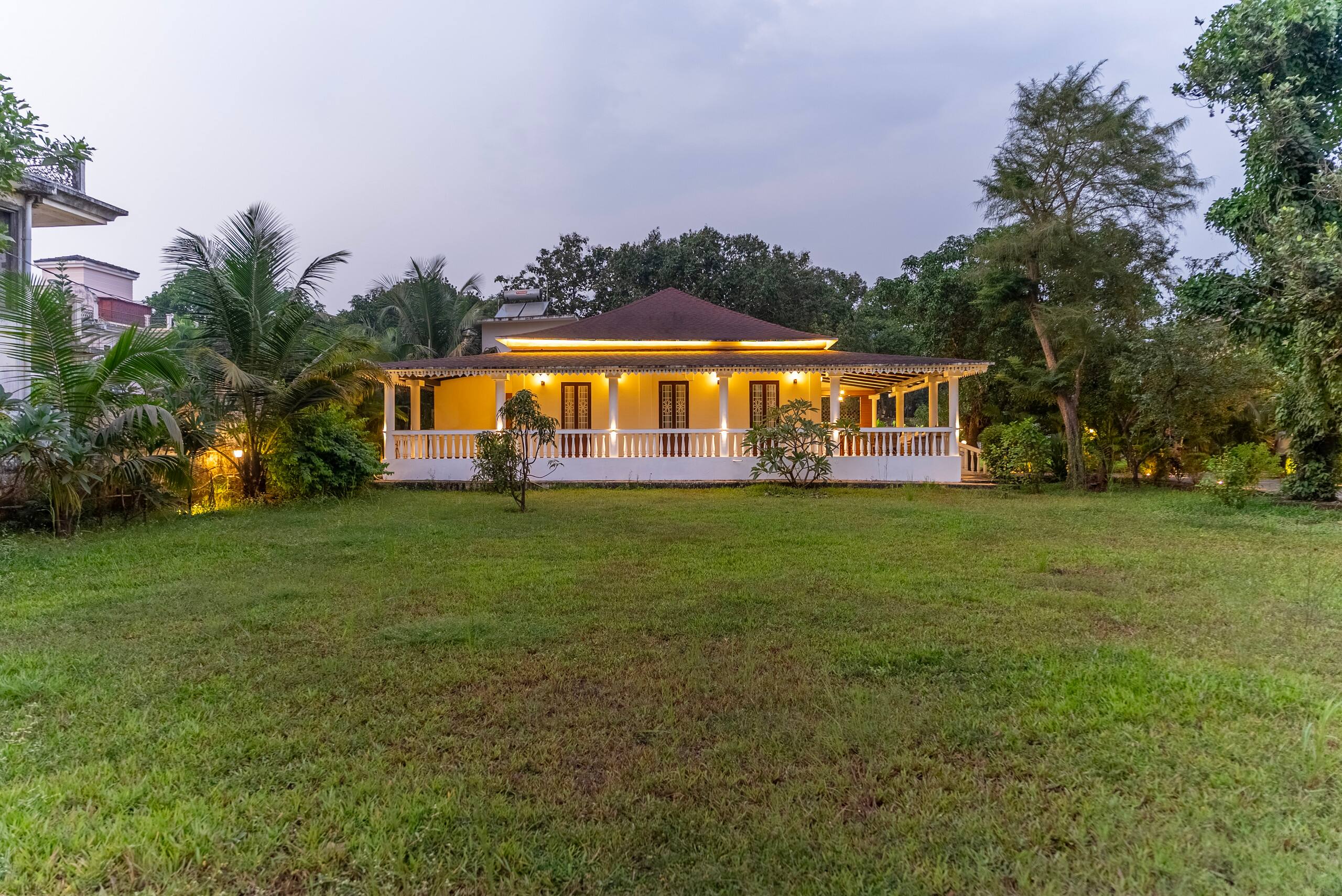 VillaRouz-Luxury Pool| Vagator|Jacuzzi|Chef|lawn 11