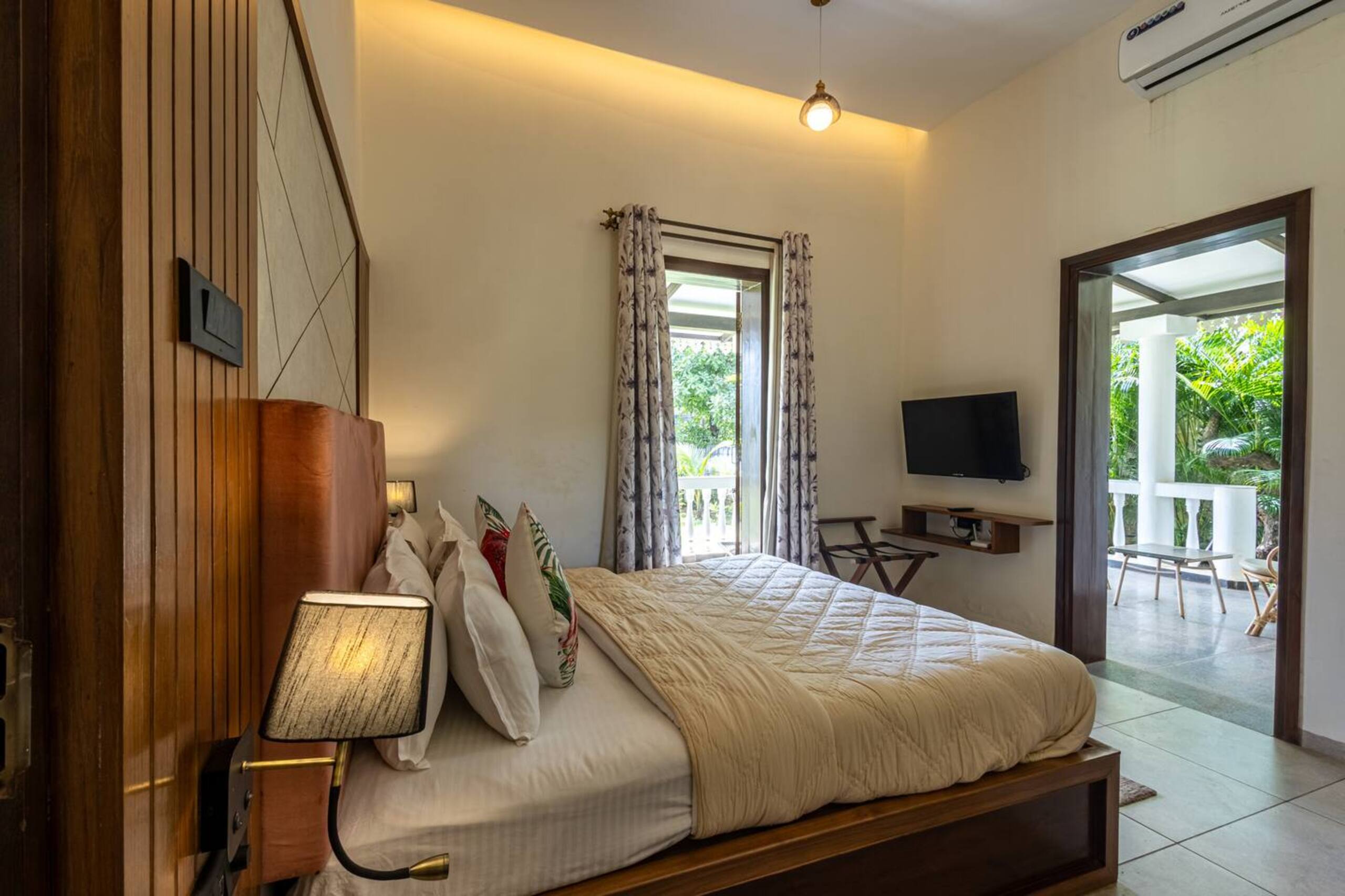 VillaRouz-Luxury Pool| Vagator|Jacuzzi|Chef|lawn 33