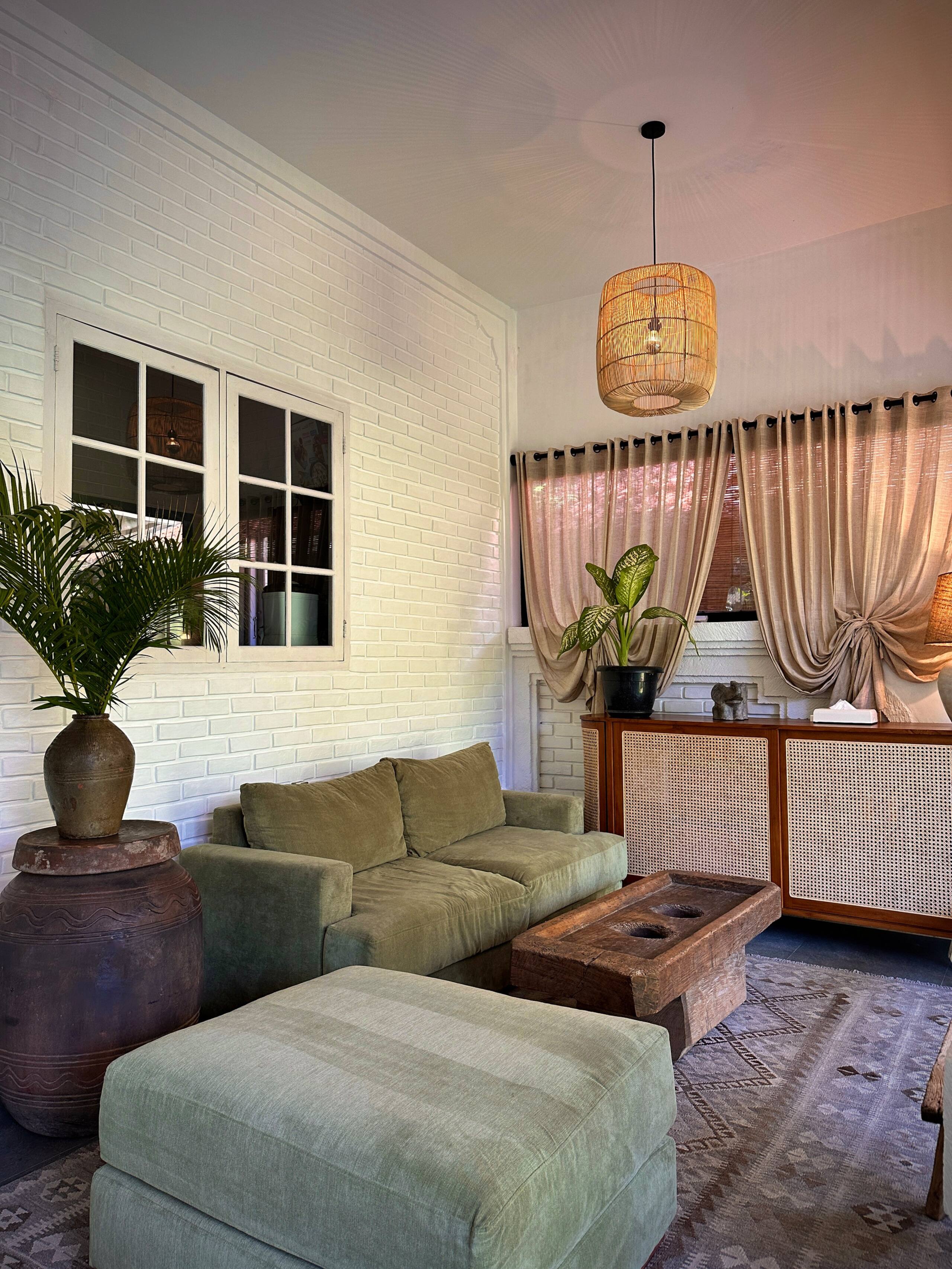 Central & spacious 2BR Family home w big terrace 6