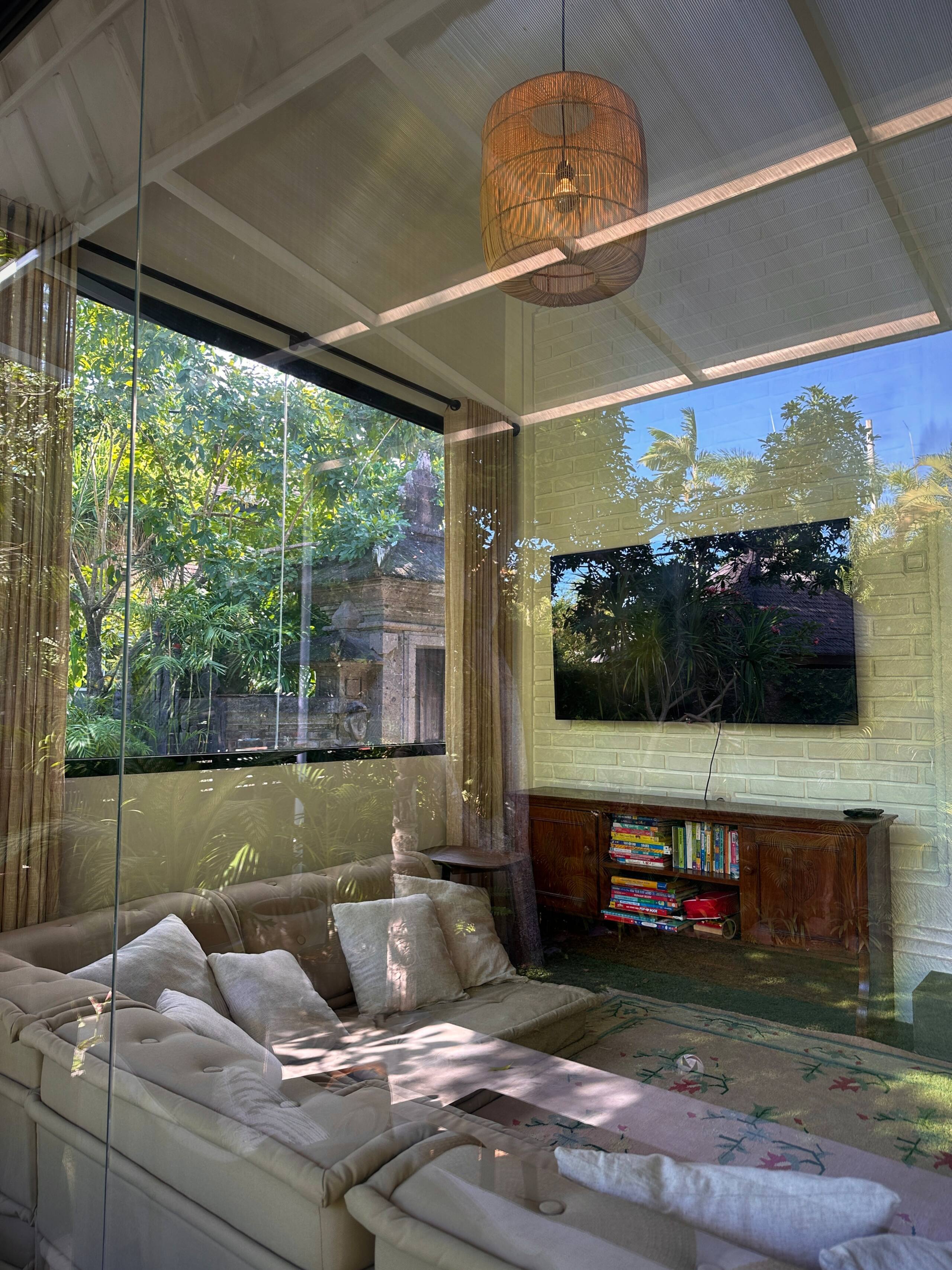 Central & spacious 2BR Family home w big terrace 9