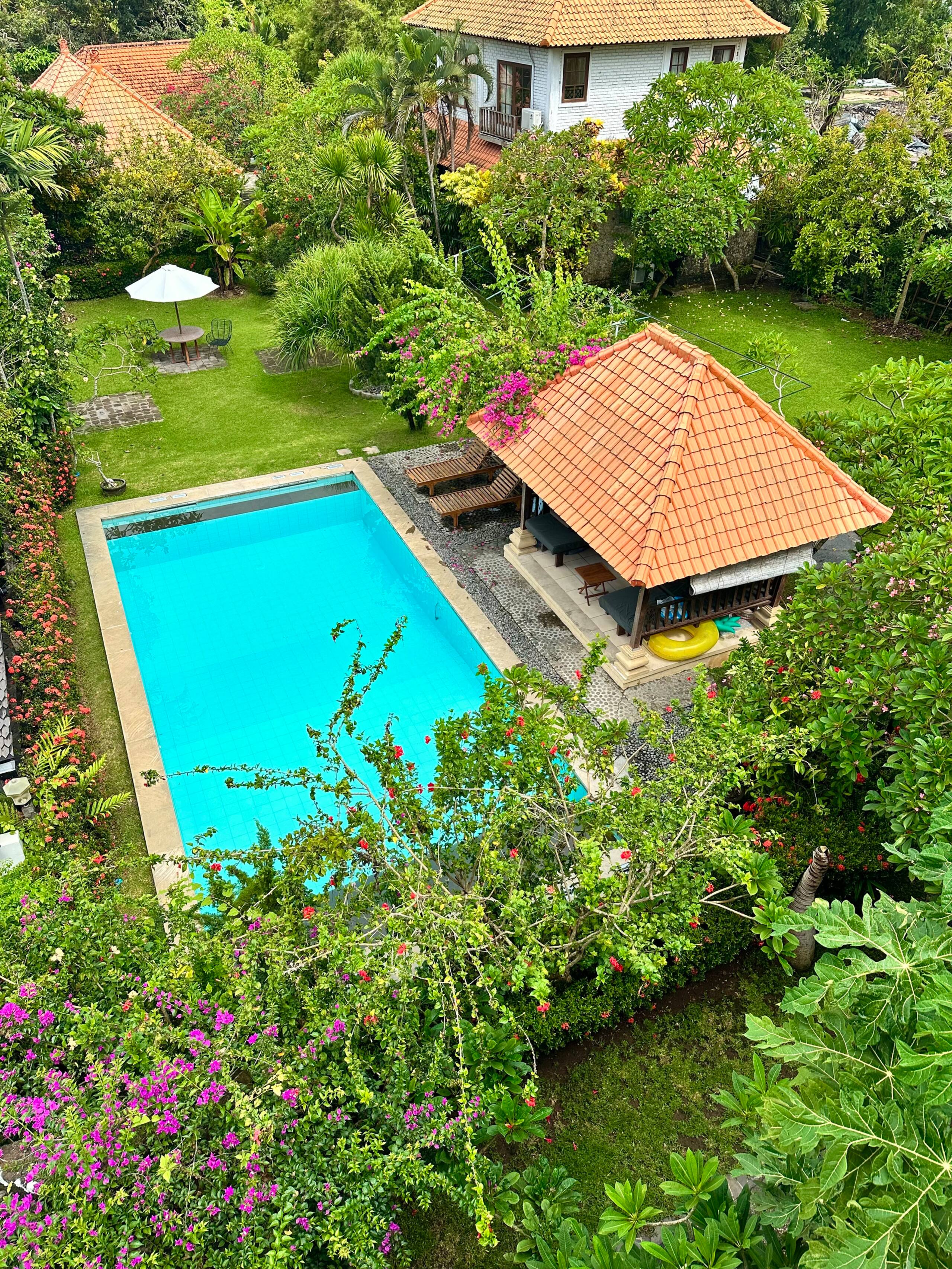 Central & spacious 2BR Family home w big terrace 22