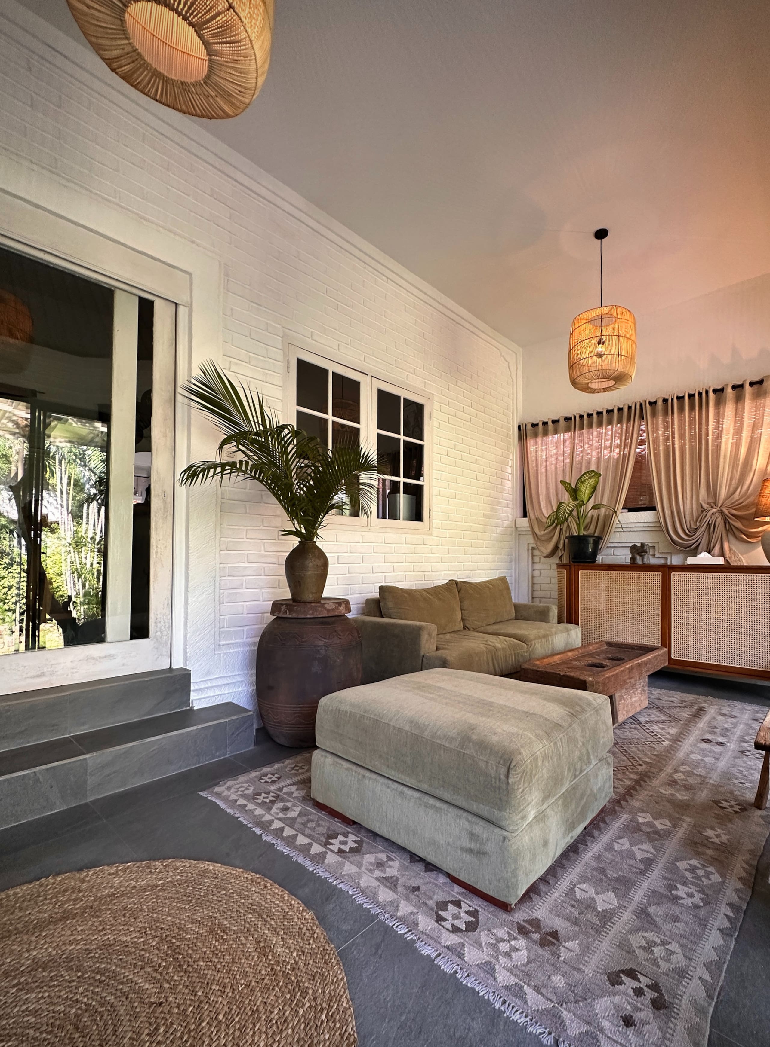 Central & spacious 2BR Family home w big terrace — photo 5