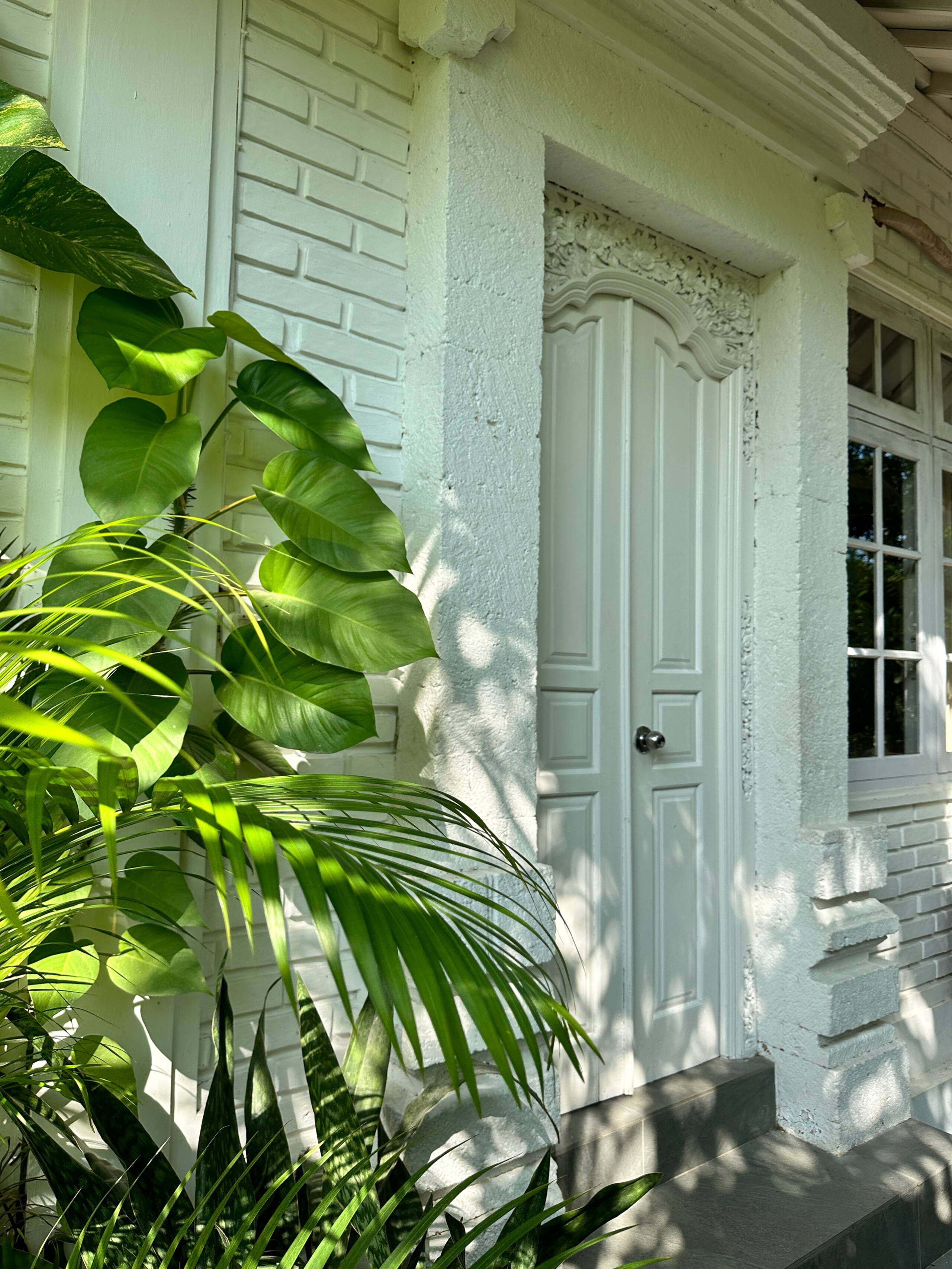 Central & spacious 2BR Family home w big terrace 20