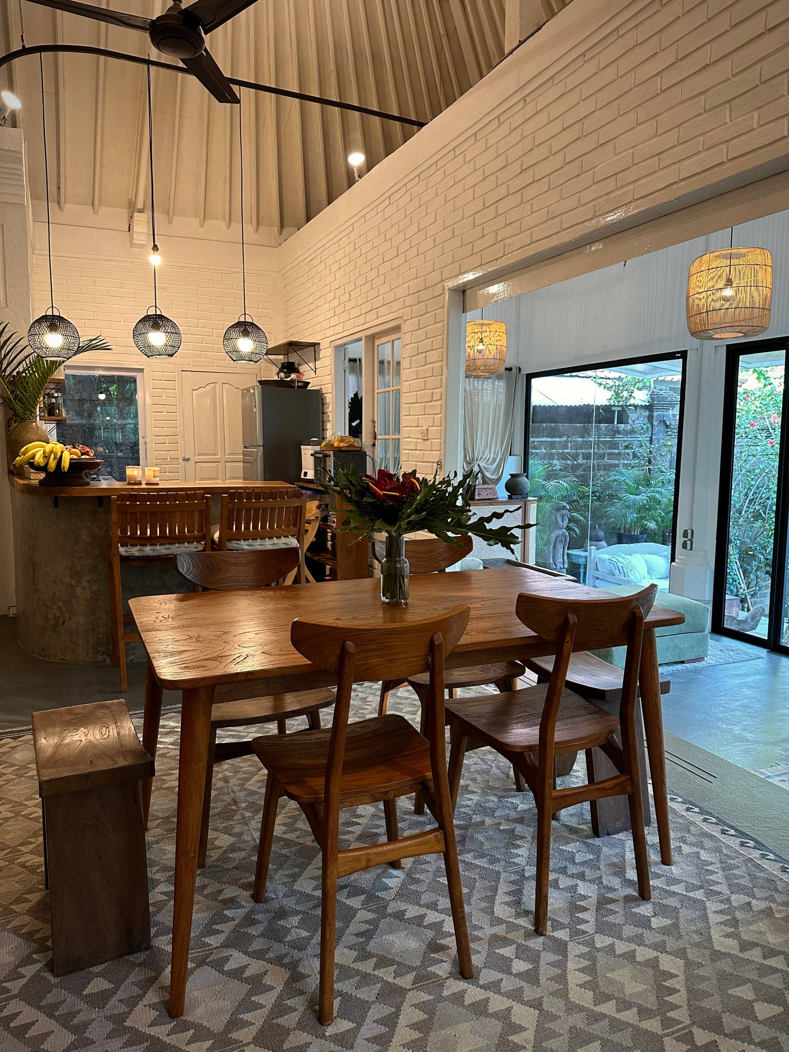 Central & spacious 2BR Family home w big terrace 14