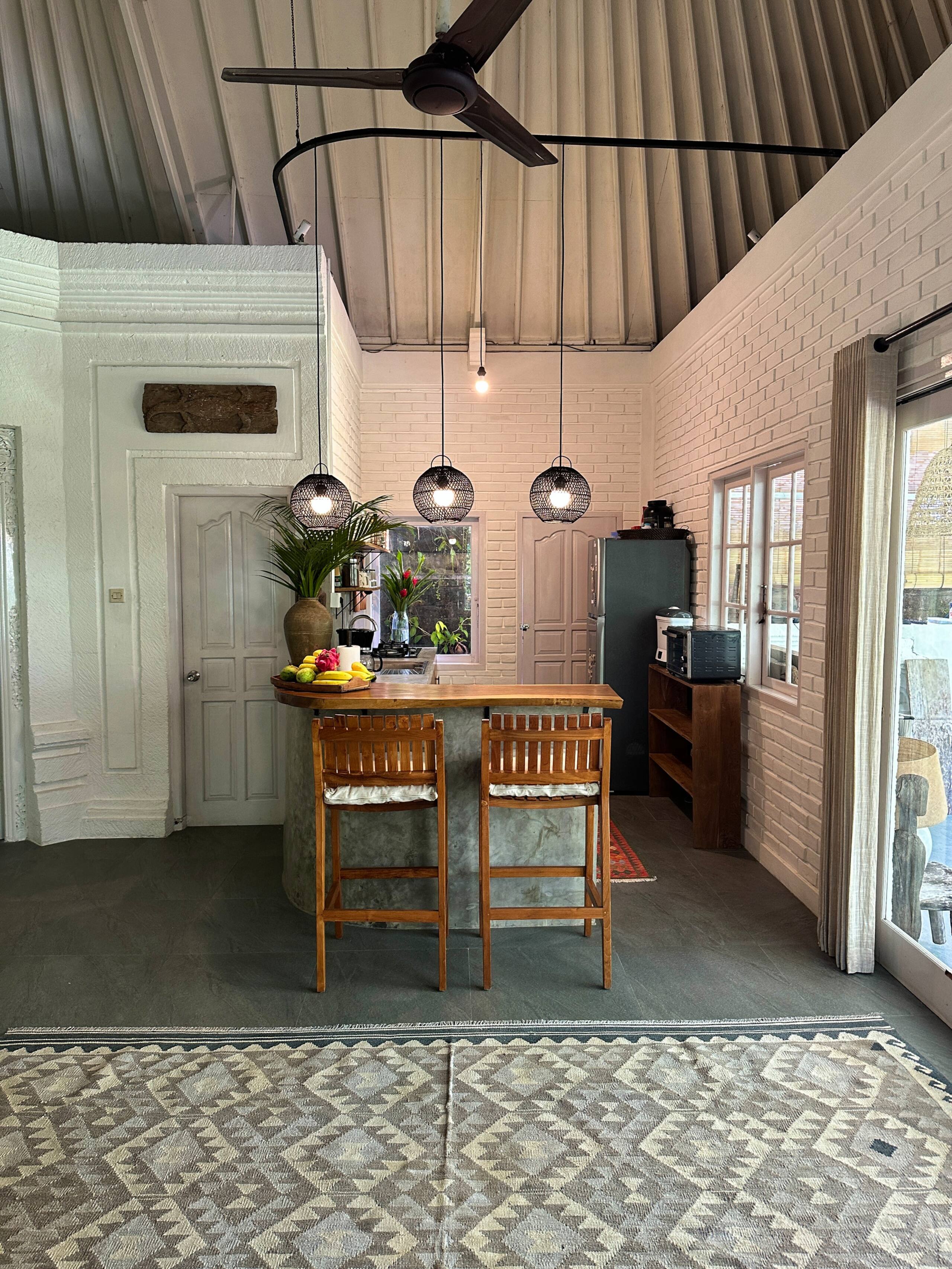 Central & spacious 2BR Family home w big terrace 11