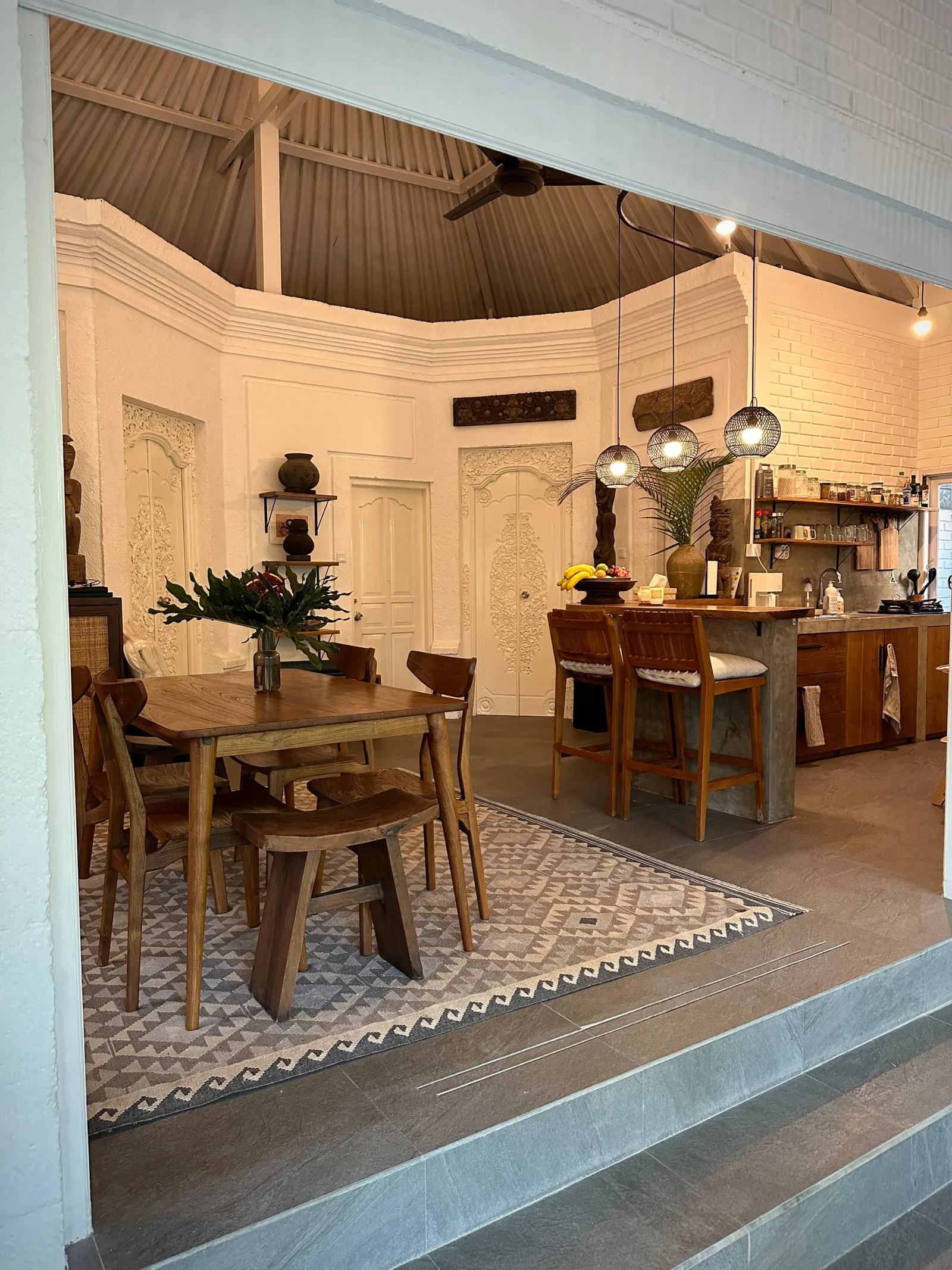 Central & spacious 2BR Family home w big terrace 15