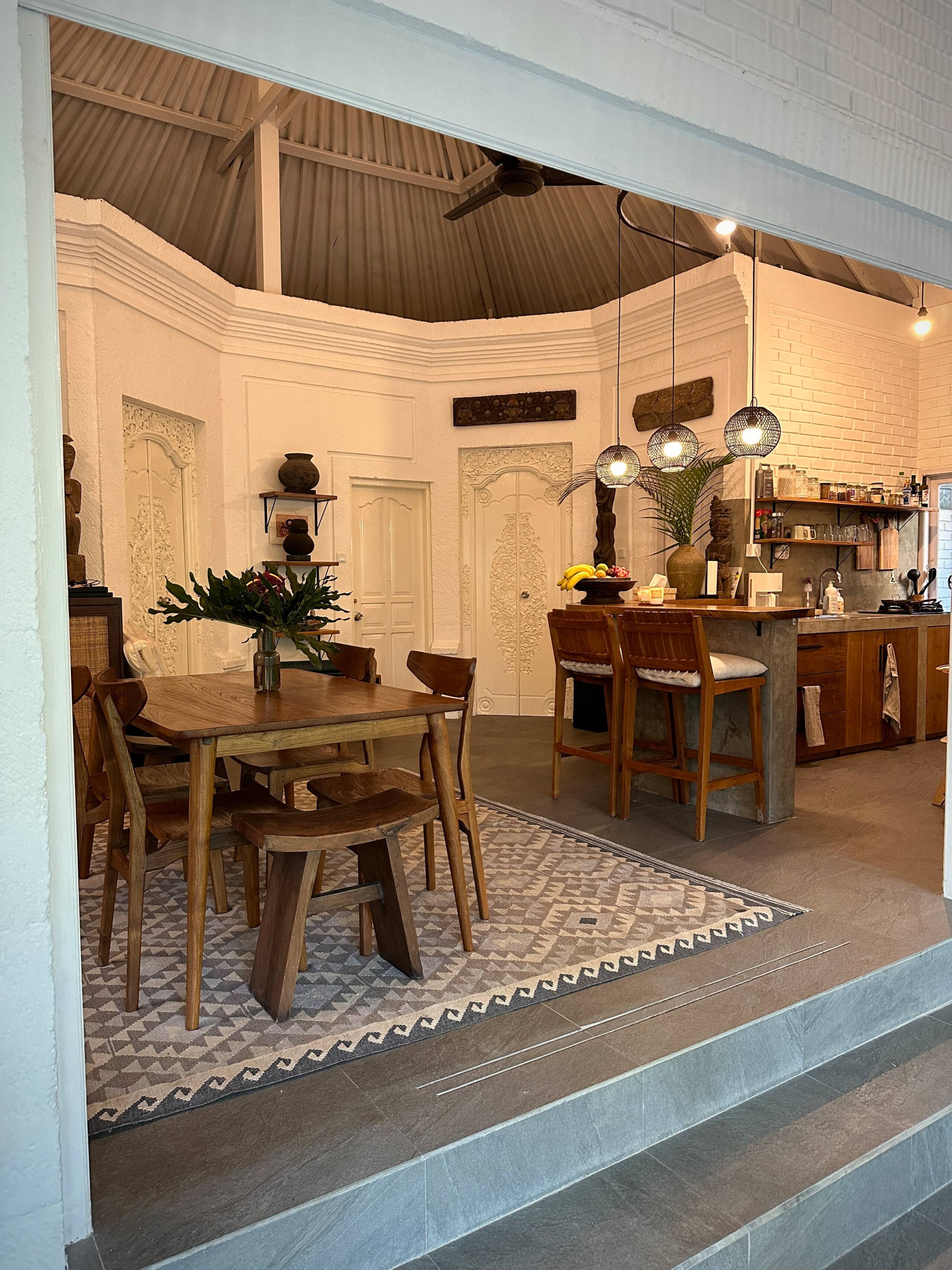 Central & spacious 2BR Family home w big terrace 15