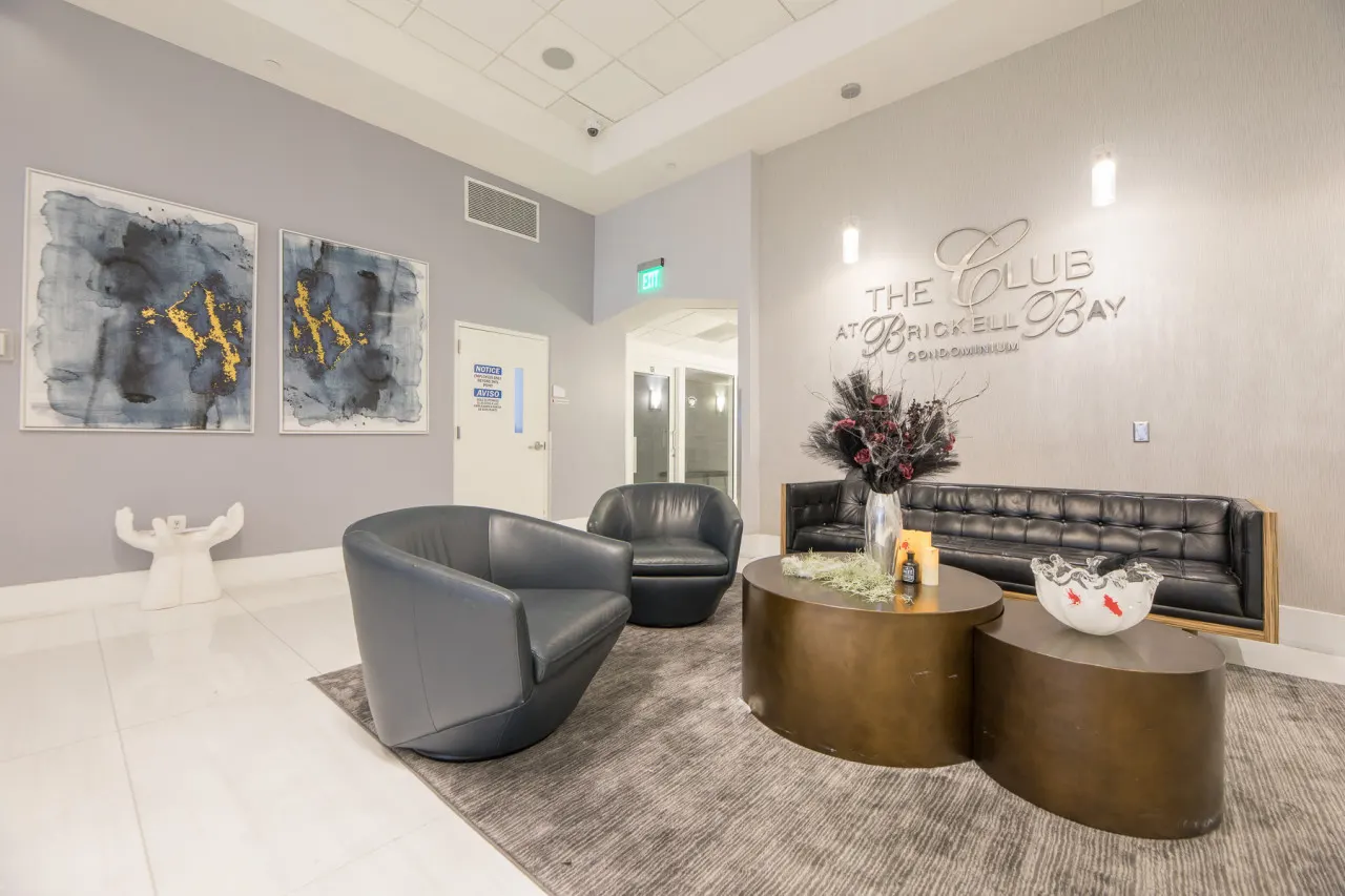 Ocean view unit in the heart of Brickell 14
