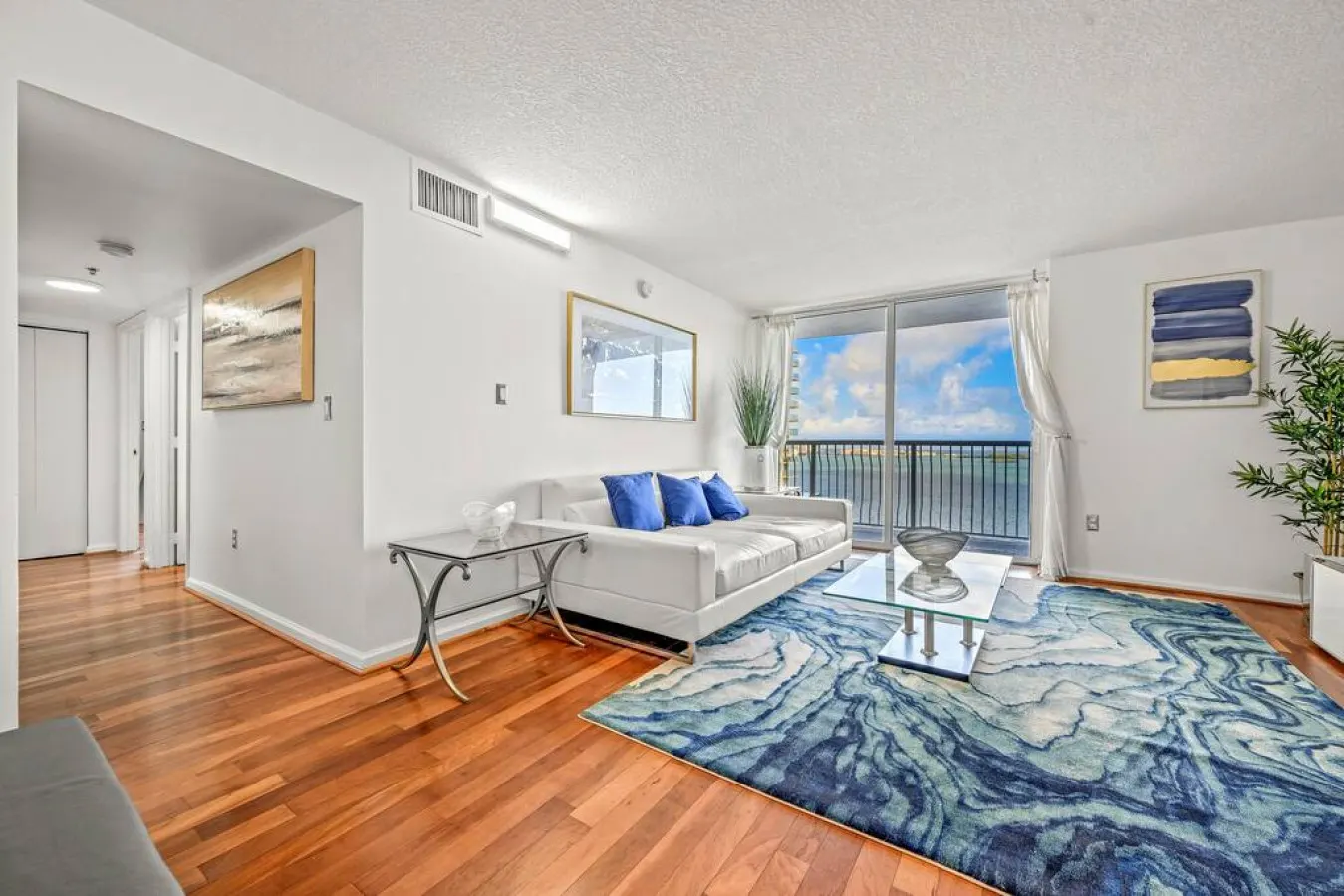 Ocean view unit in the heart of Brickell 3
