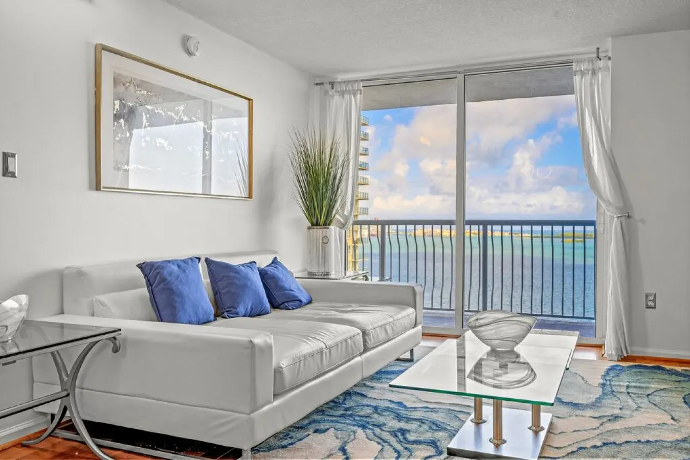 Ocean view unit in the heart of Brickell 4