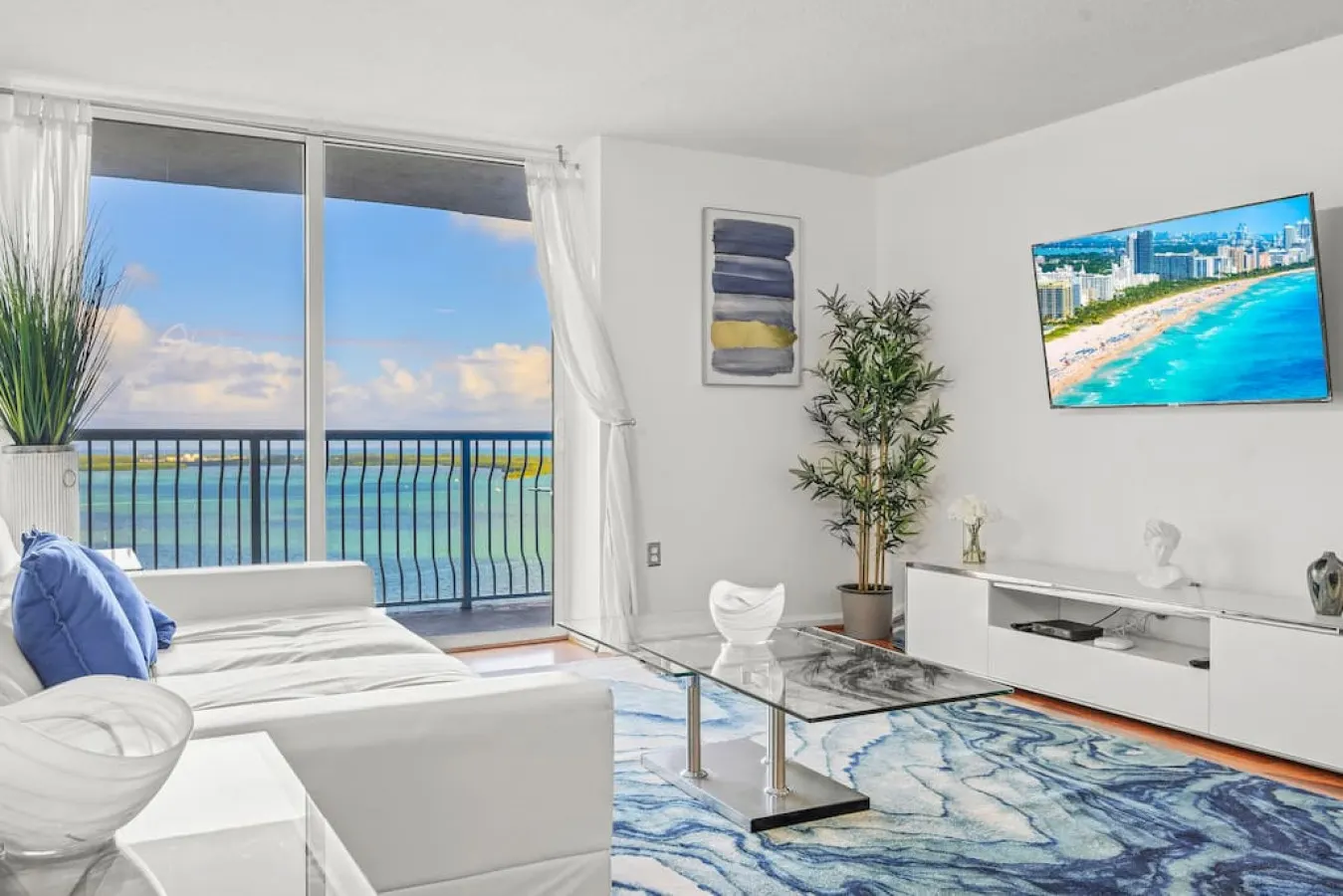 Ocean view unit in the heart of Brickell 5