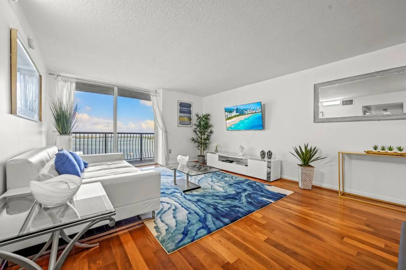 Ocean view unit in the heart of Brickell 6