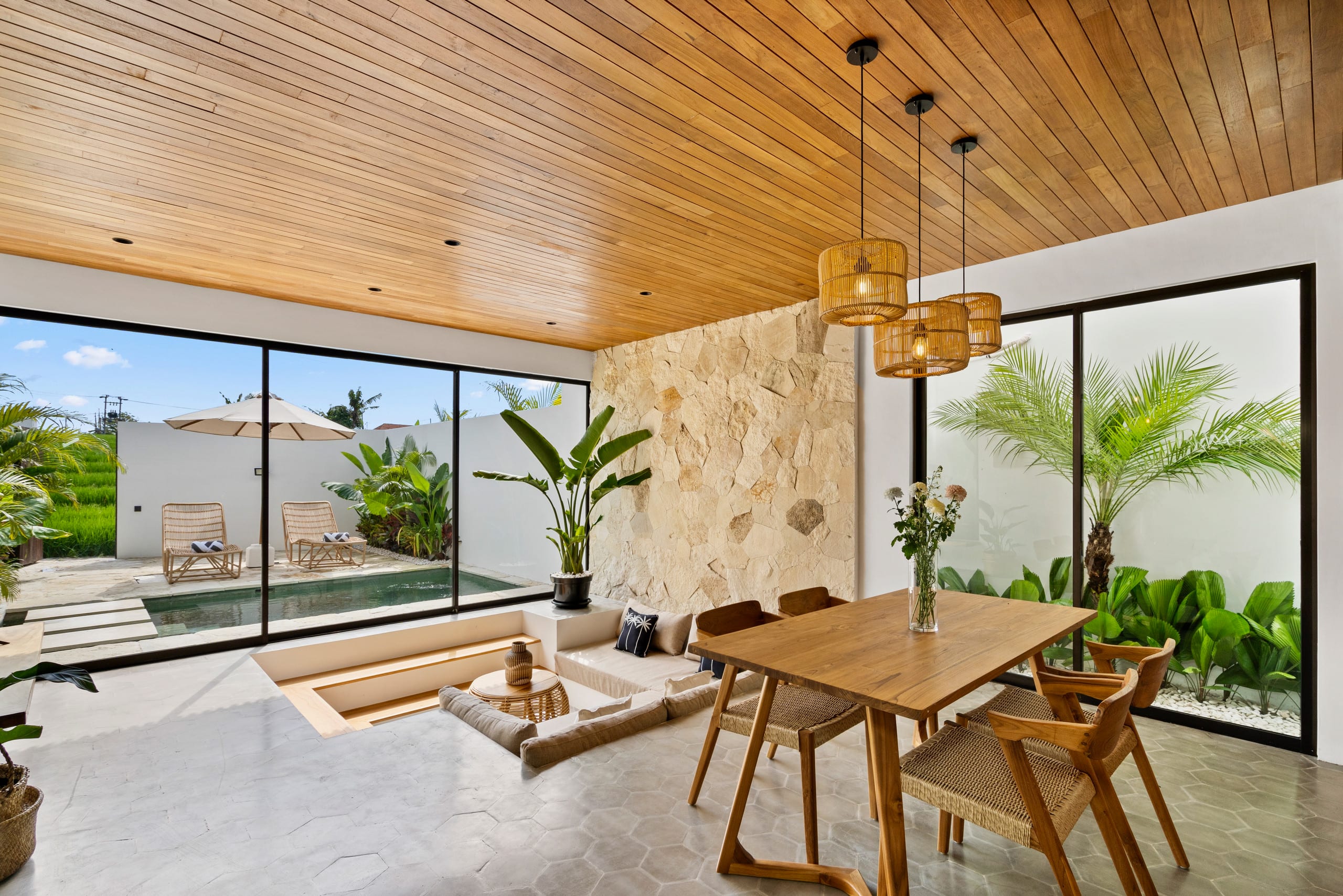 Chic Canggu Escape: Stylish 1BR Private Pool Villa