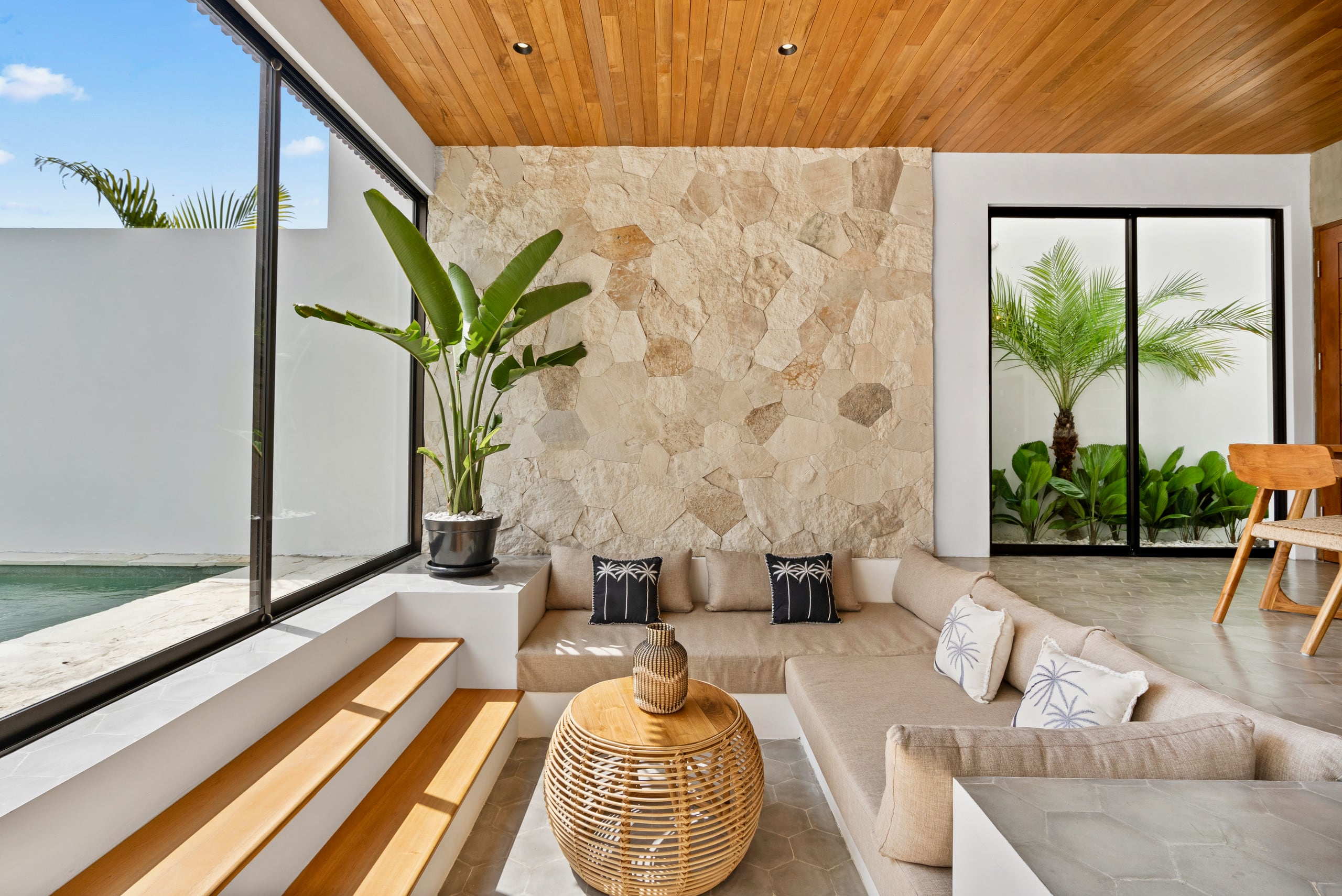 Chic Canggu Escape: Stylish 1BR Private Pool Villa 15