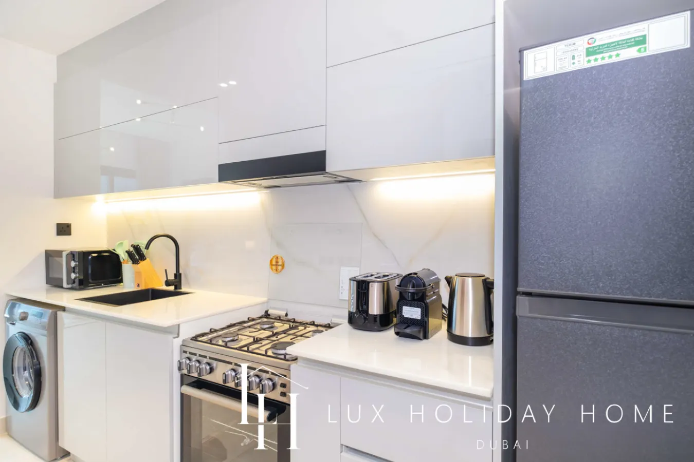 LUX The Modern Binghatti Canal Suite 7
