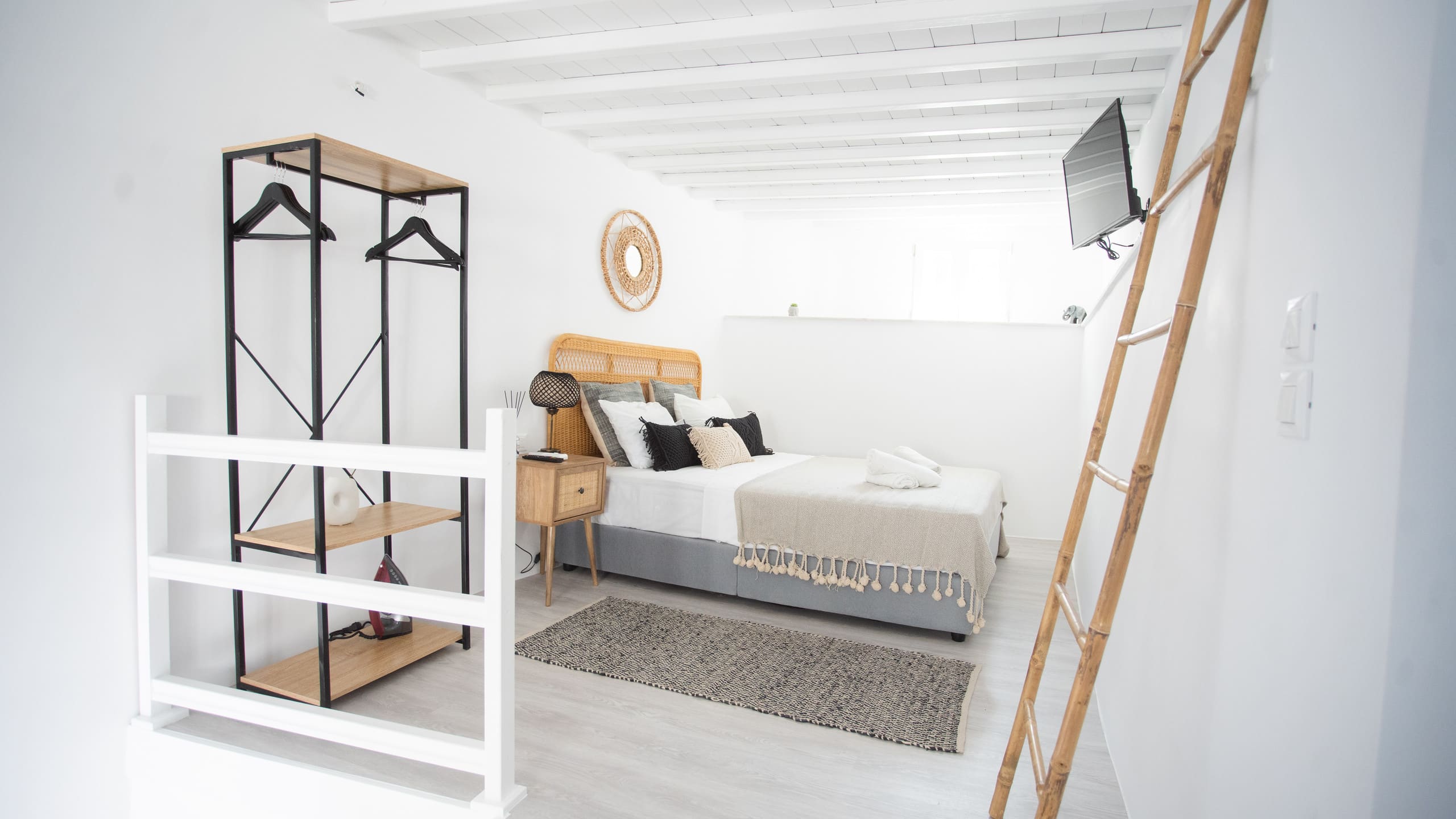 Oculus Mykonos Venice Suites N2 by Live&Travel 12