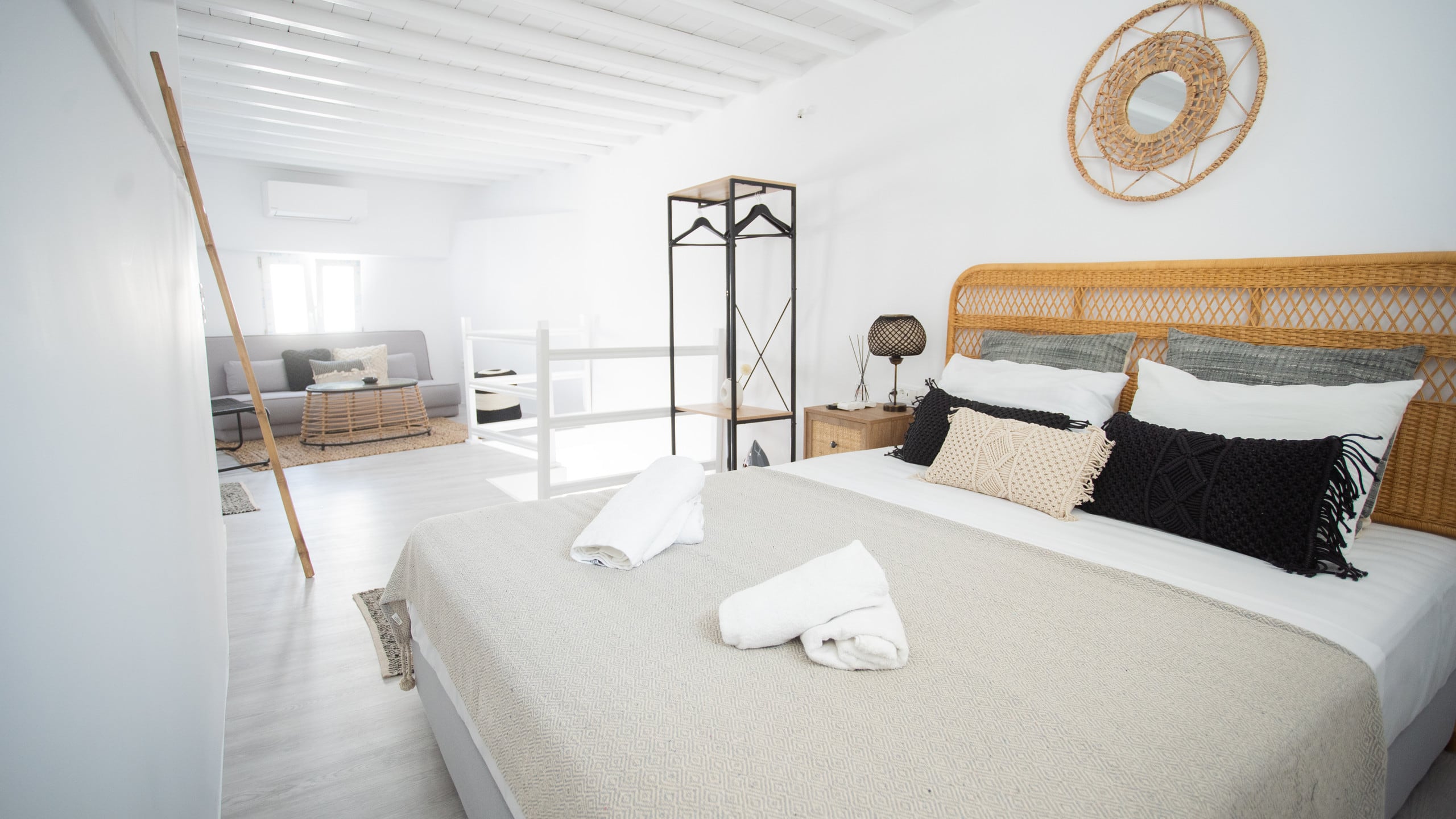Oculus Mykonos Venice Suites N2 by Live&Travel 13