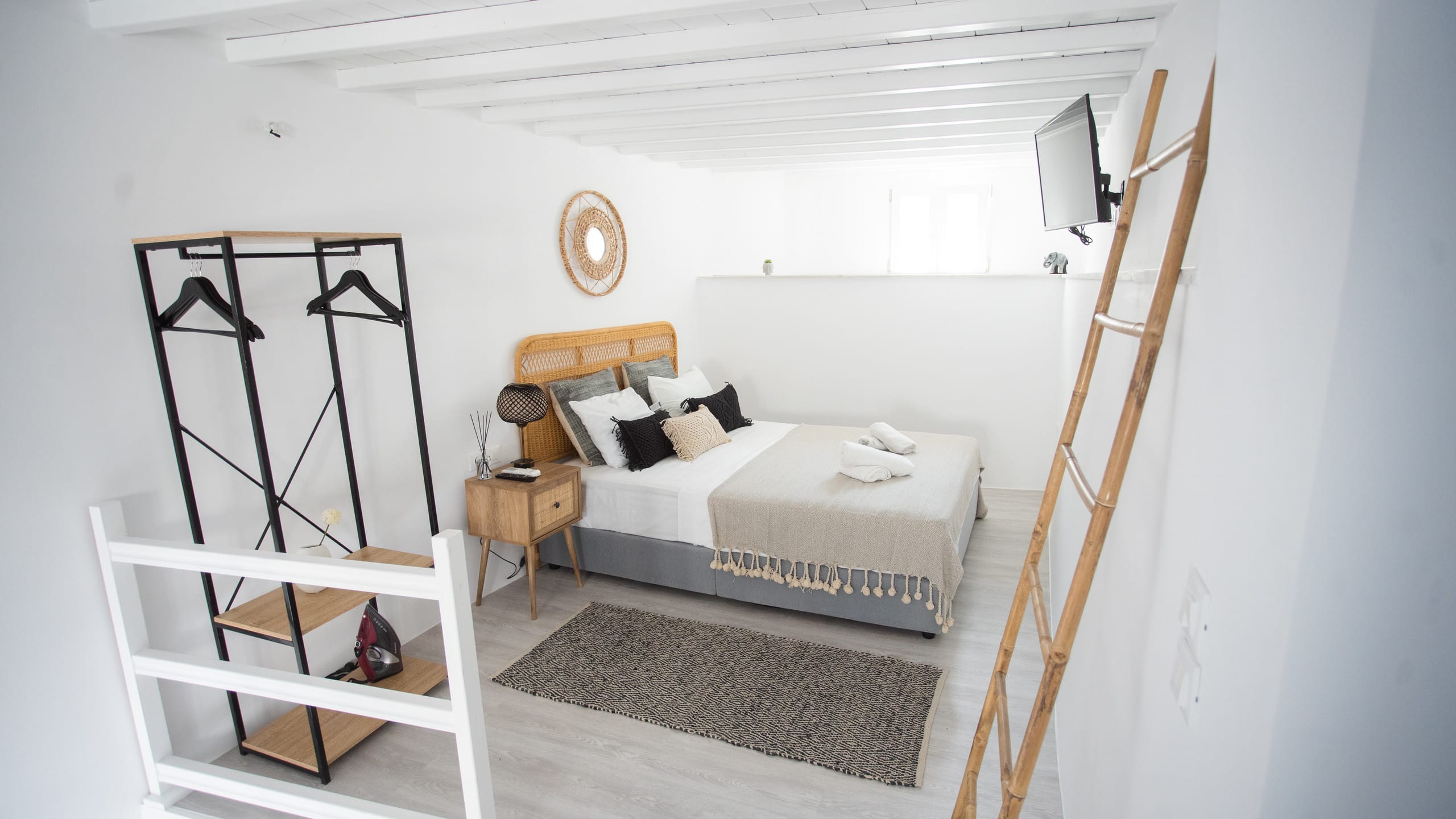 Oculus Mykonos Venice Suites N2 by Live&Travel 8