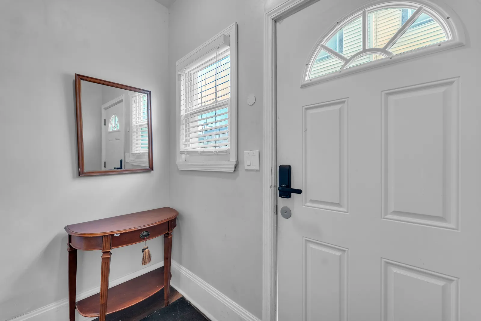 Chi Suite Private Bath 2 Stops from downtown 10