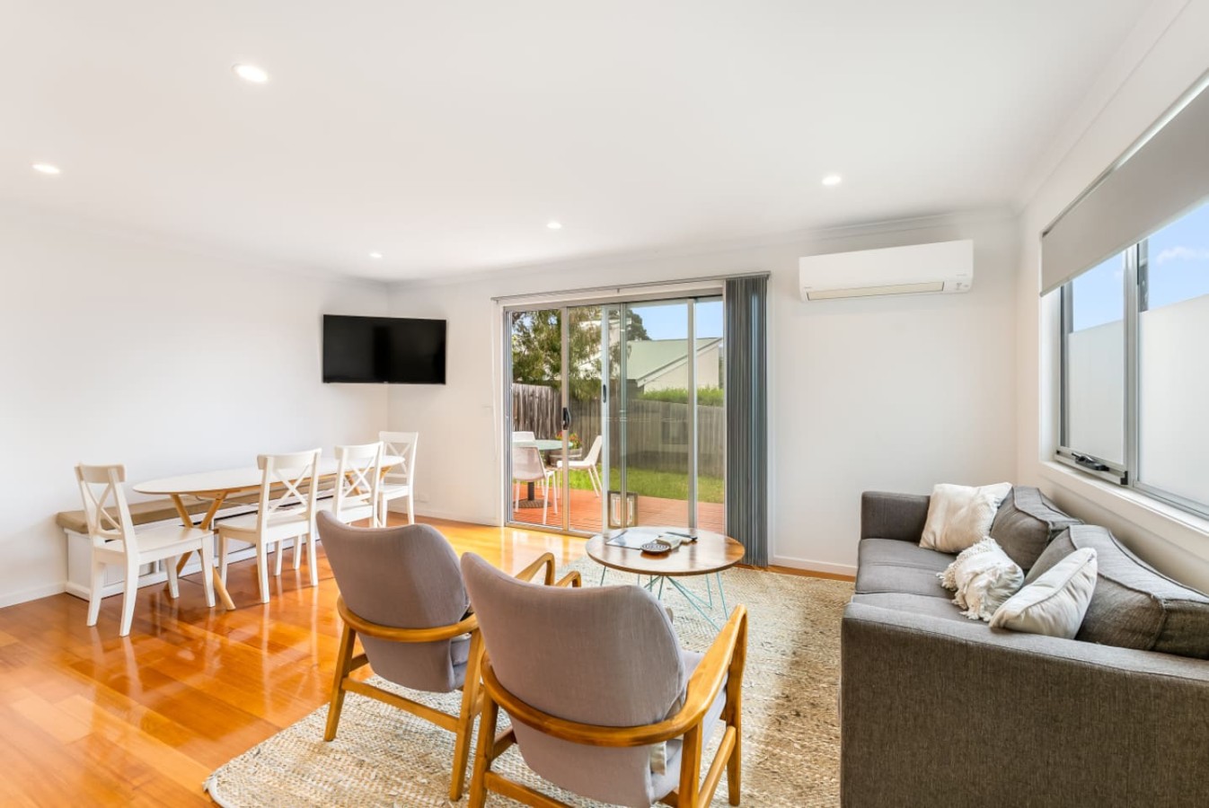 Sunny Home in Kingston Beach 1