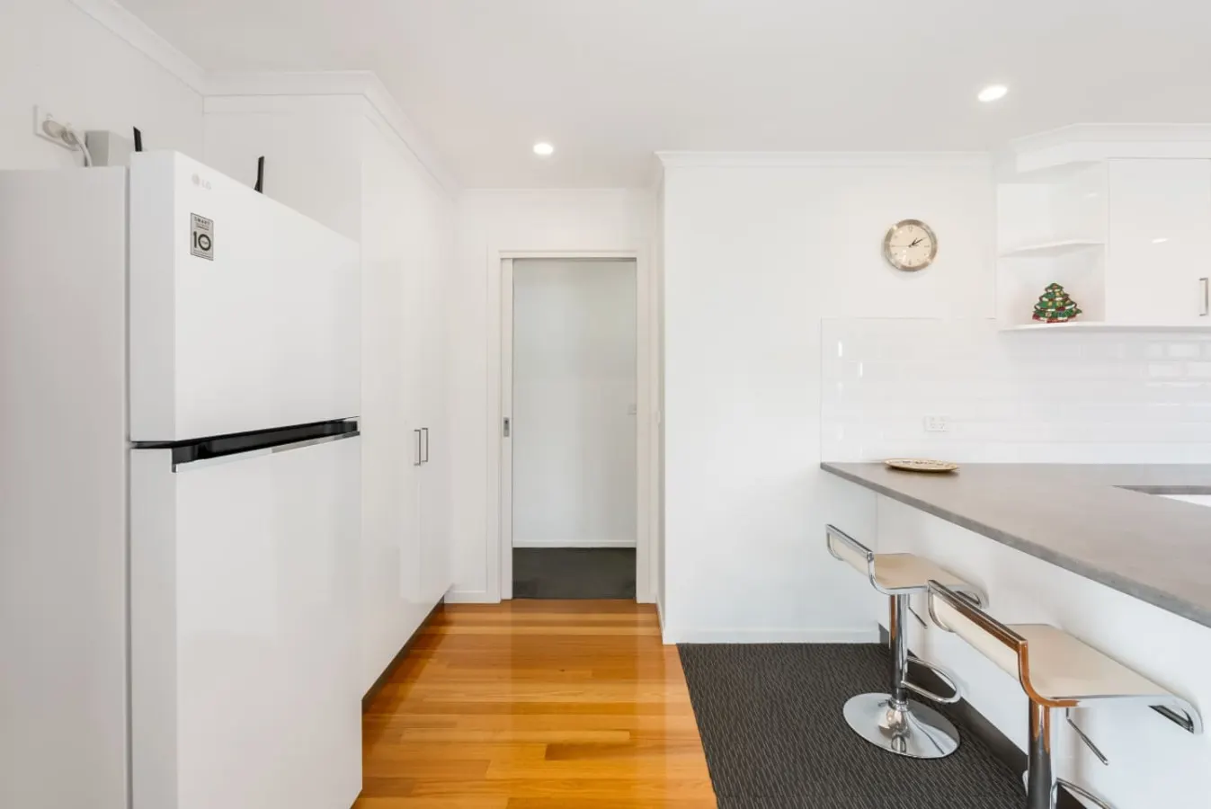 Sunny Home in Kingston Beach 14