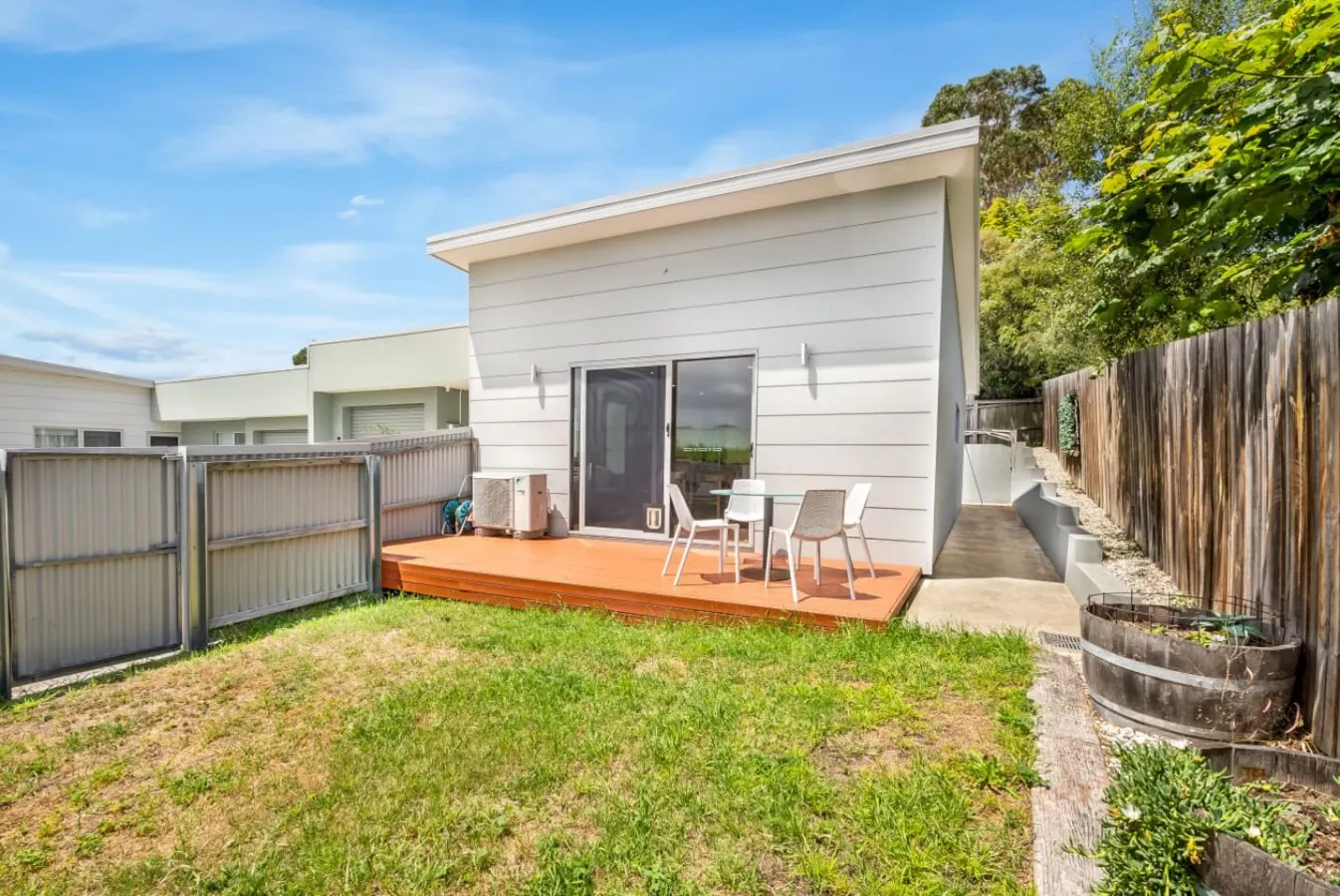 Sunny Home in Kingston Beach 17