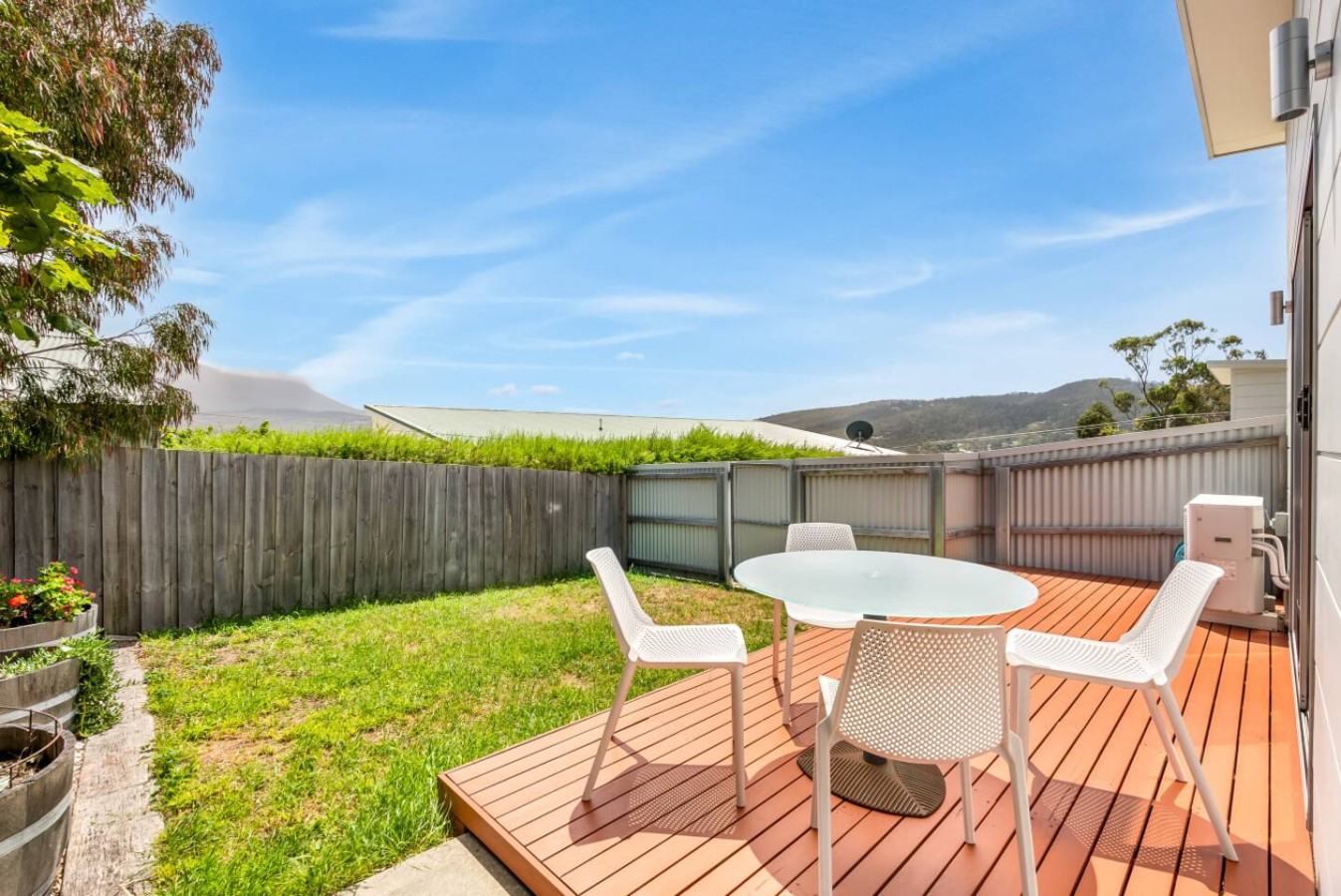 Sunny Home in Kingston Beach 3