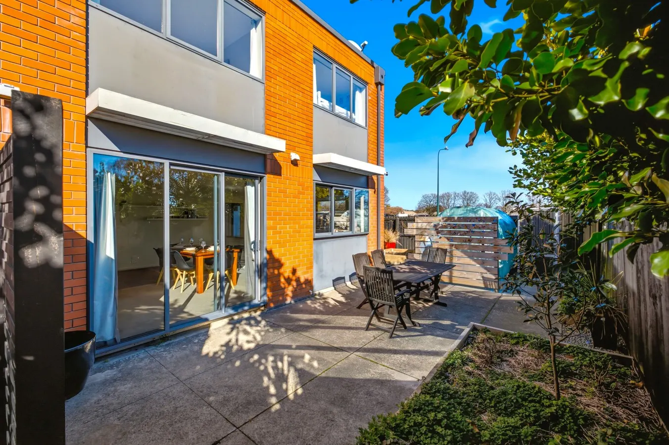 Spacious 3BR Family Home | 5 Mins to CBD | Free Parking