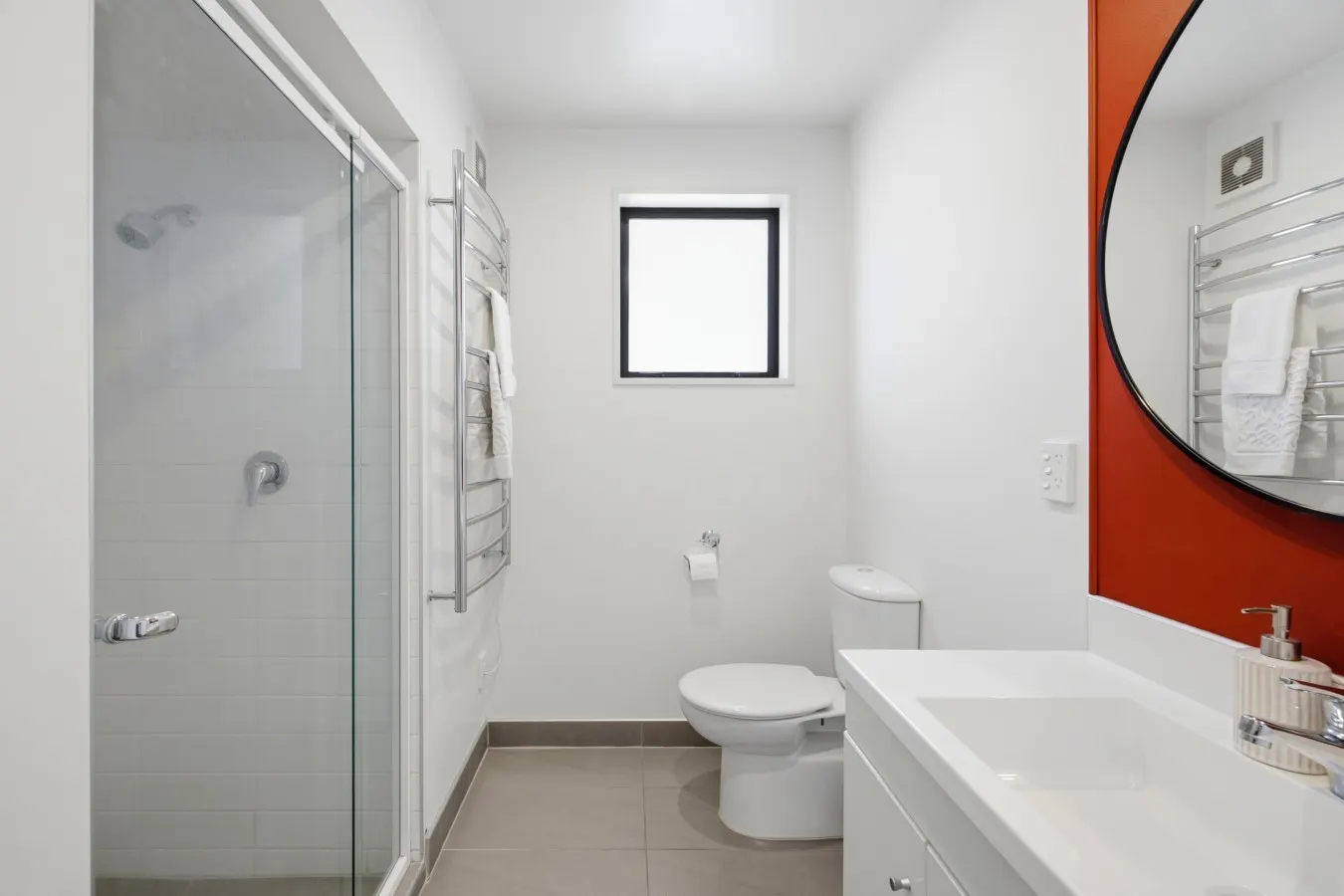 Spacious 3BR Family Home 5 Mins to CBD Free Parking 12