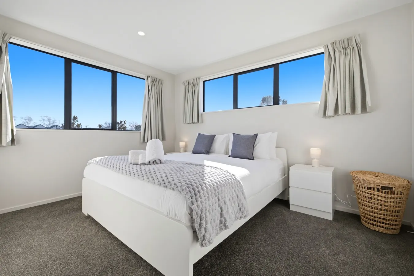 Spacious 3BR Family Home 5 Mins to CBD Free Parking 3