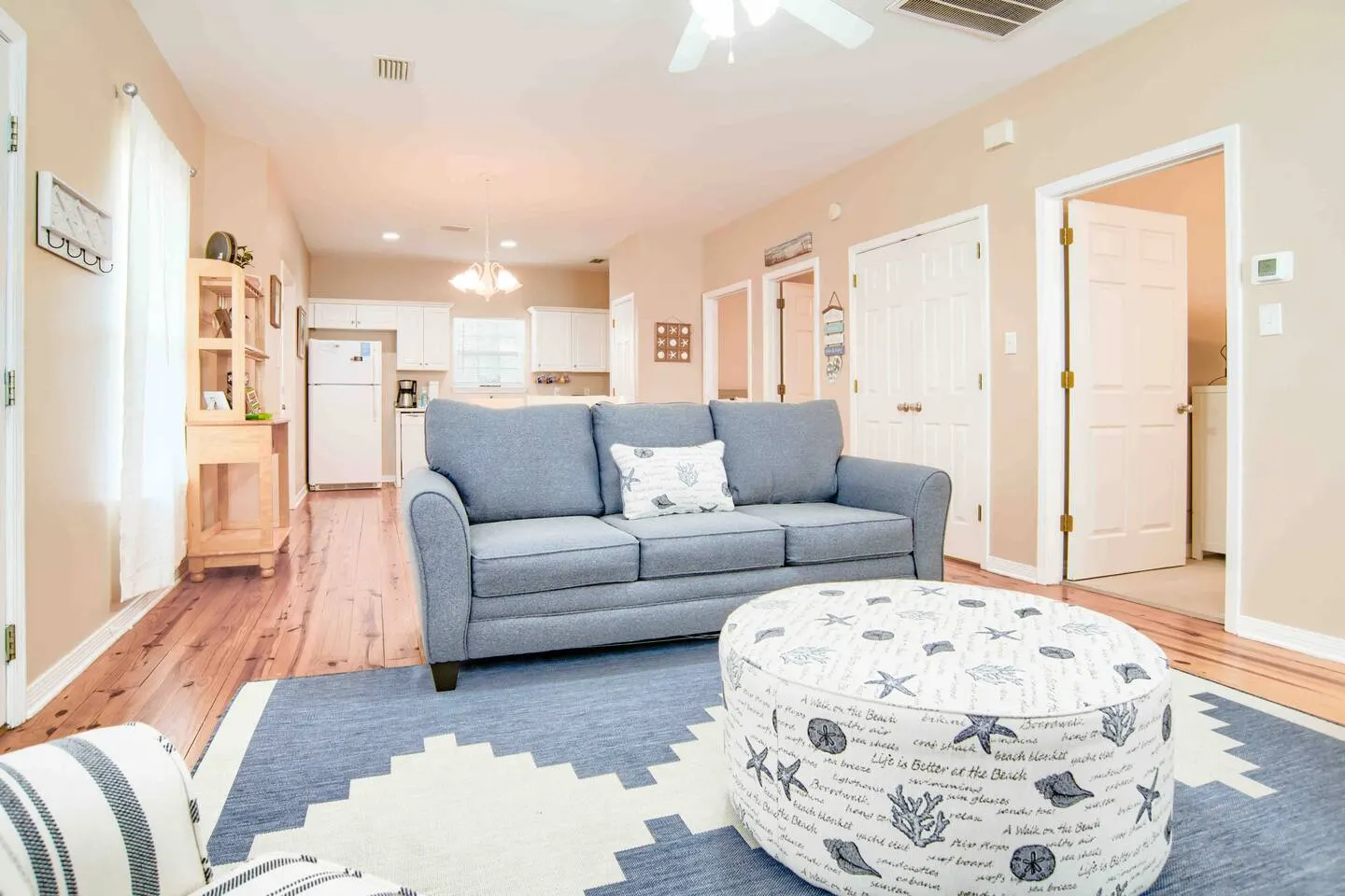 Poolside, Tennis, King Suites - Hannah's Hideaway — photo 2
