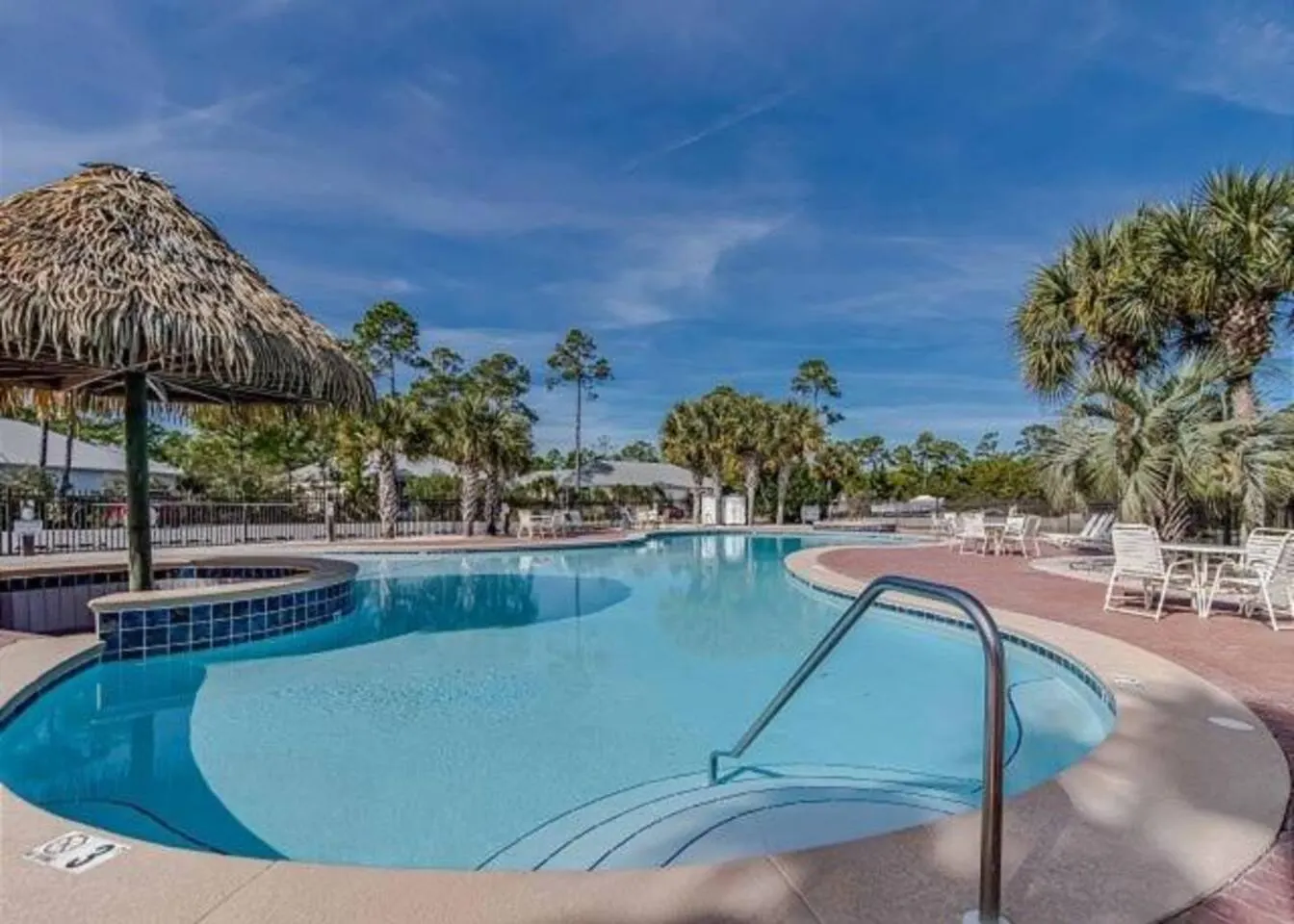 Poolside, Tennis, King Suites - Hannah's Hideaway — photo 3