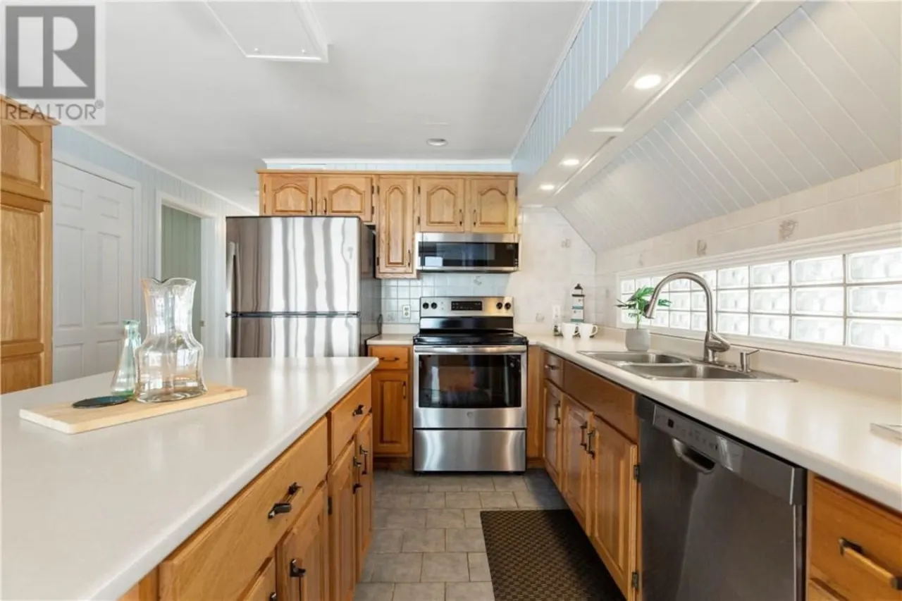 East Coastal- Waterfront Cottage — photo 5