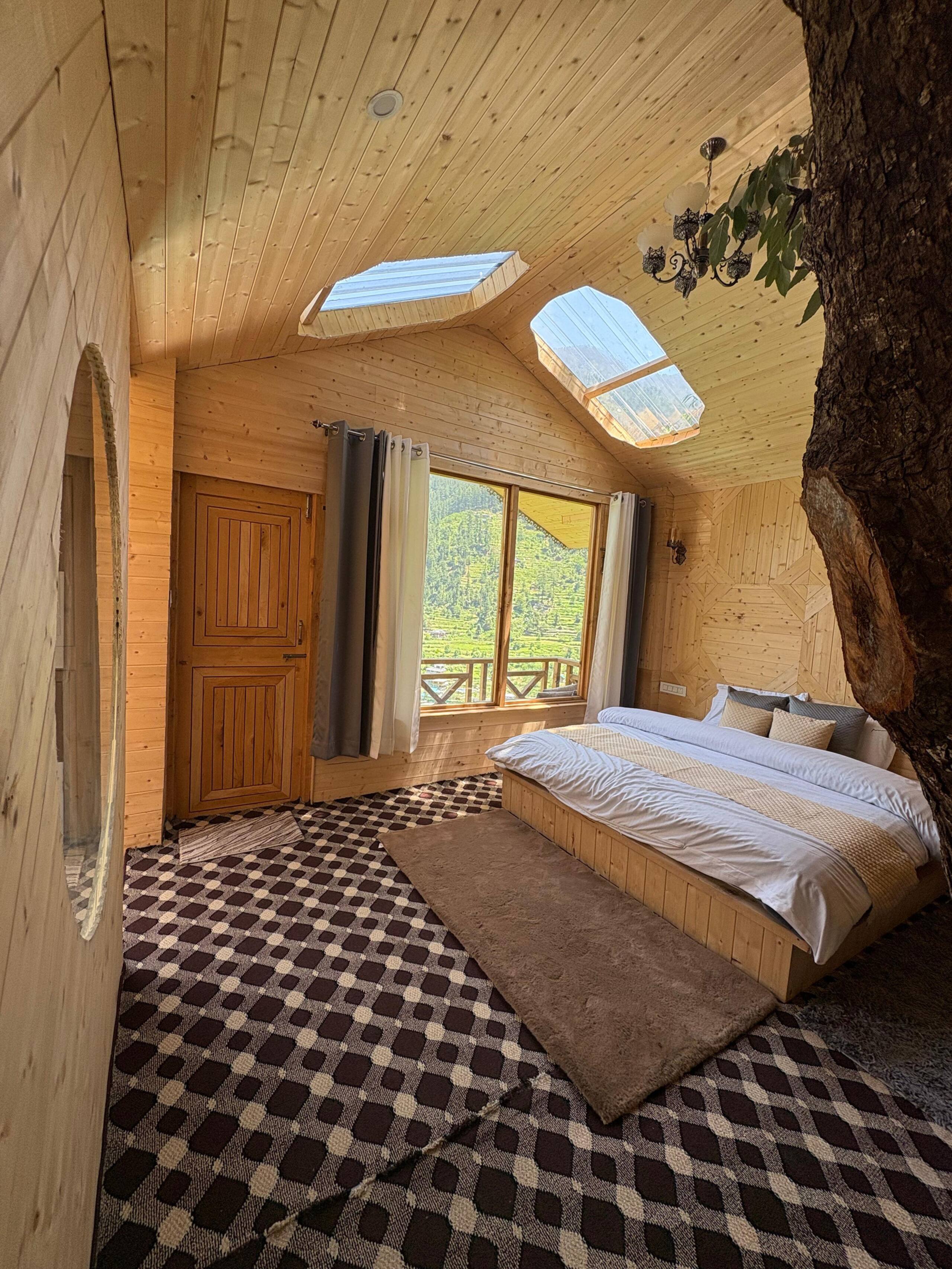 whynothere_stays : Treehouse with private Jacuzzi — photo 3