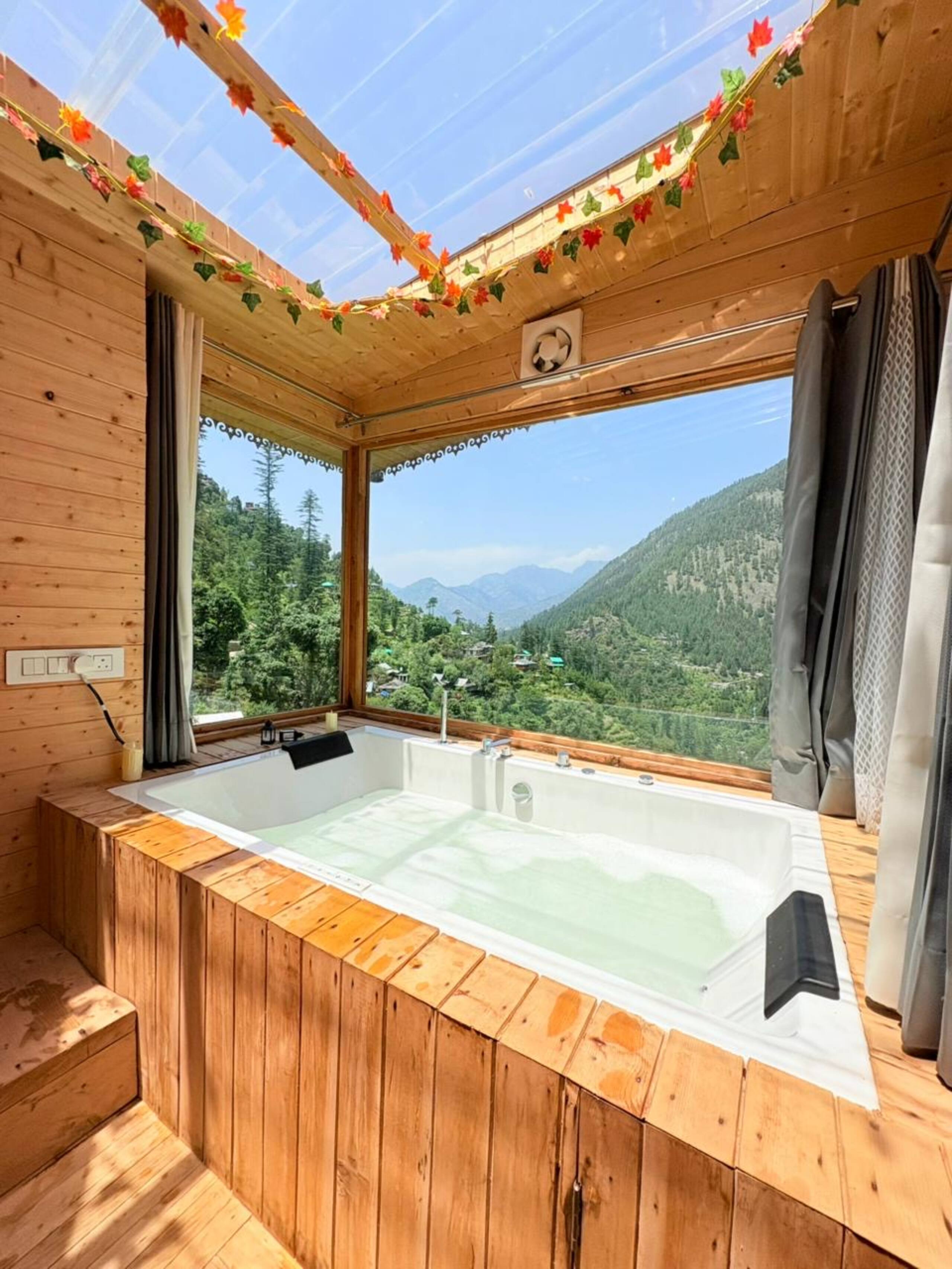 whynothere_stays : Treehouse with private Jacuzzi — photo 2