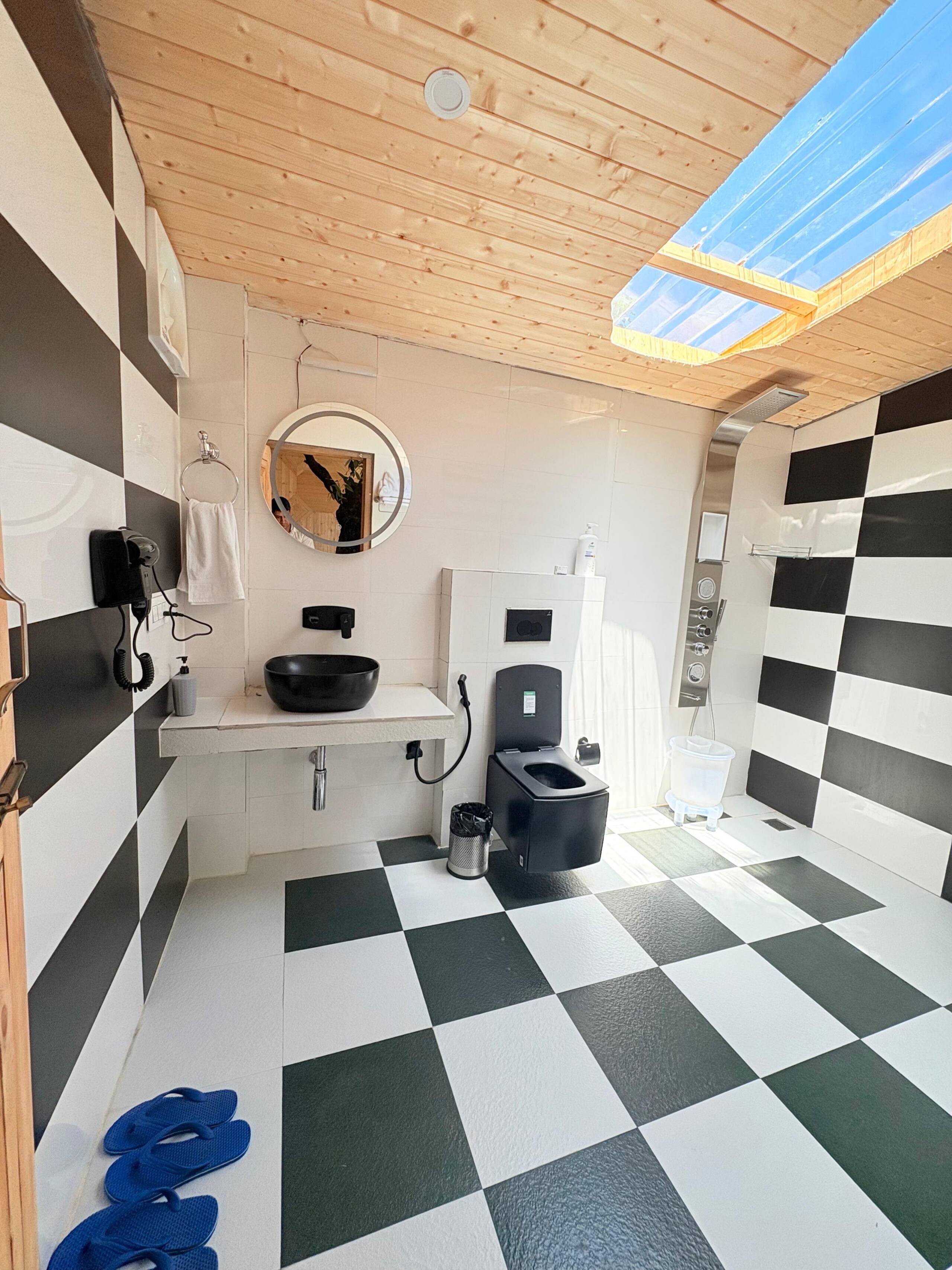 whynothere_stays : Treehouse with private Jacuzzi — photo 4
