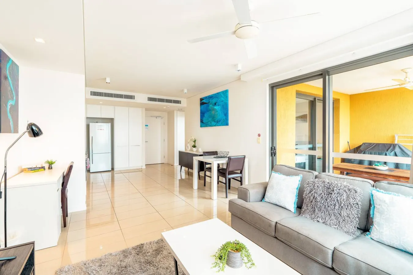Oceanfront Marvel: Harbour View ~ Pool ~ Parking 6