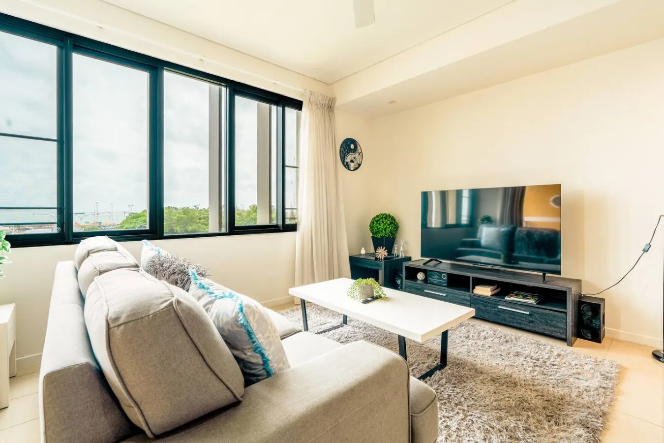 Oceanfront Marvel: Harbour View ~ Pool ~ Parking 7