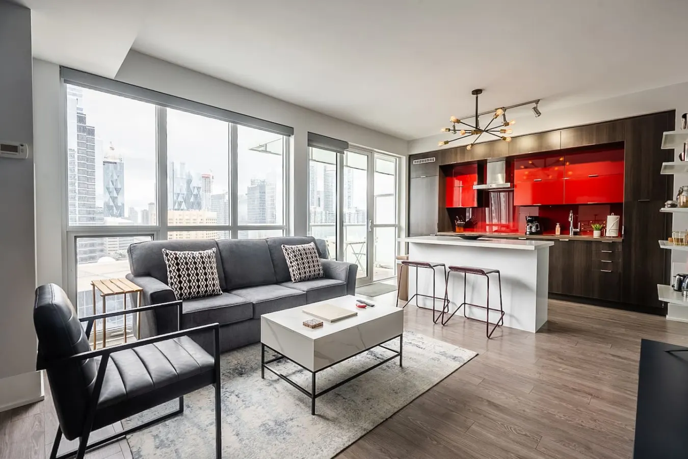 Modern 1BR Condo • Free Parking • Prime Location