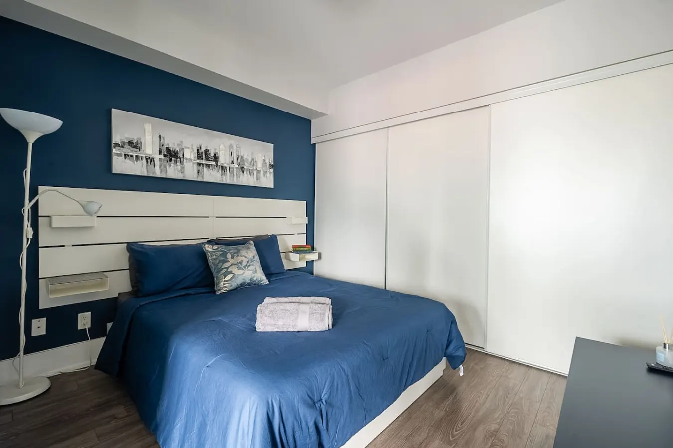 Modern 1BR Condo Free Parking Prime Location 14