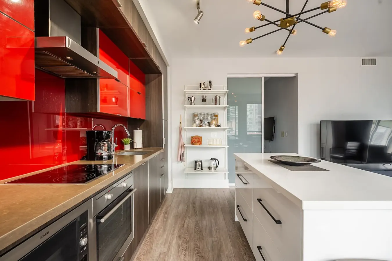 Modern 1BR Condo Free Parking Prime Location 8