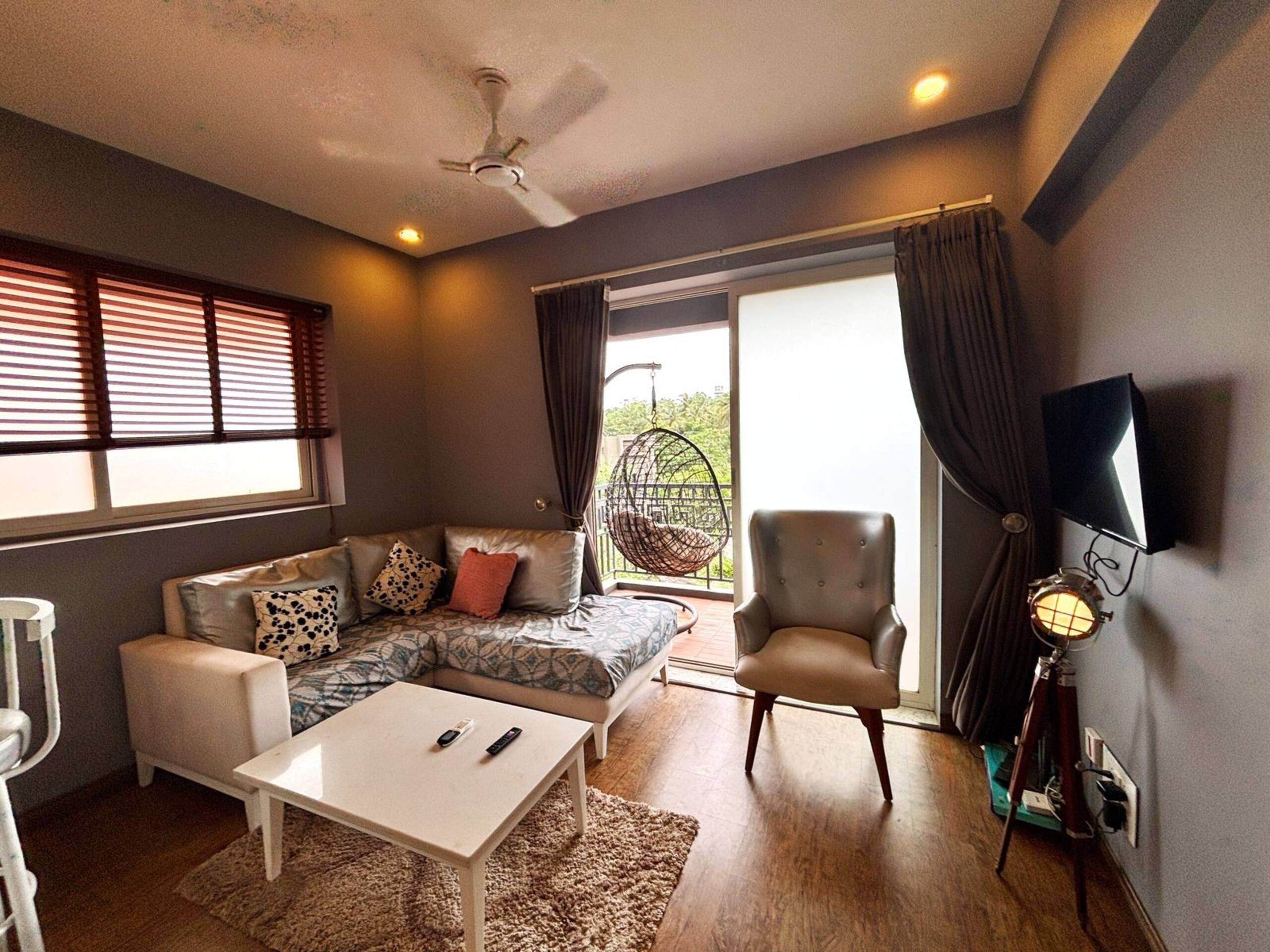 2021 - Charming 1BR condo with pool in North Goa 11