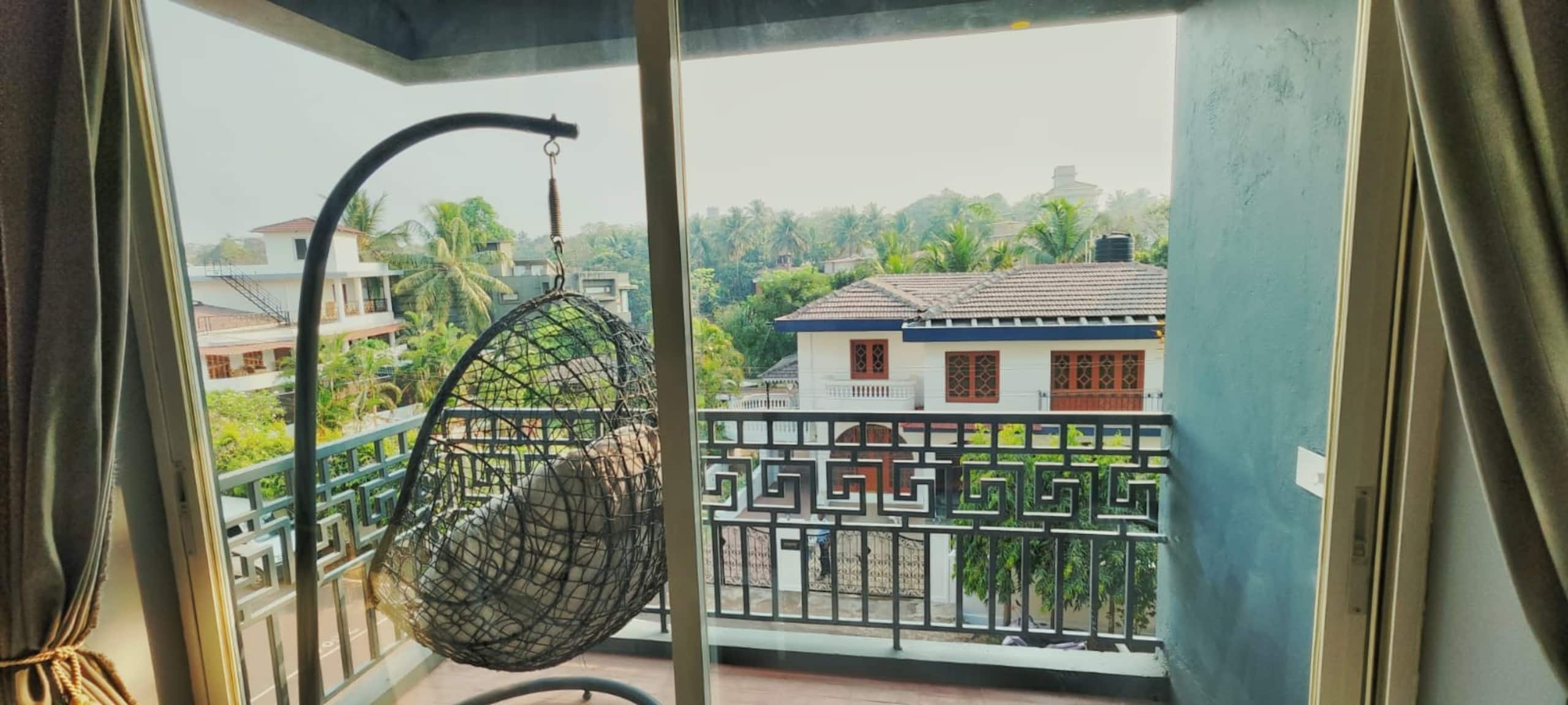 2021 - Charming 1BR condo with pool in North Goa 15