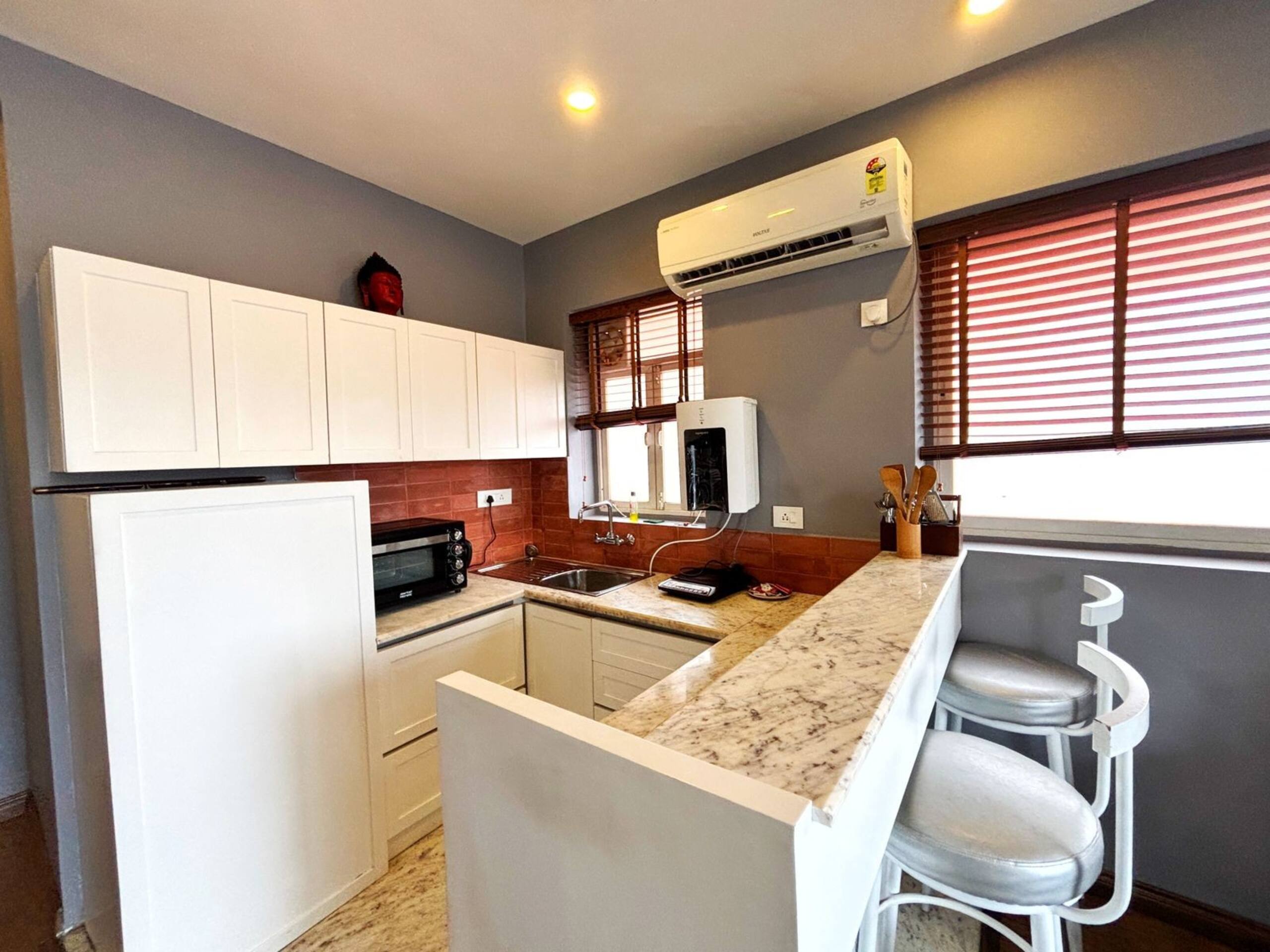2021 - Charming 1BR condo with pool in North Goa 6