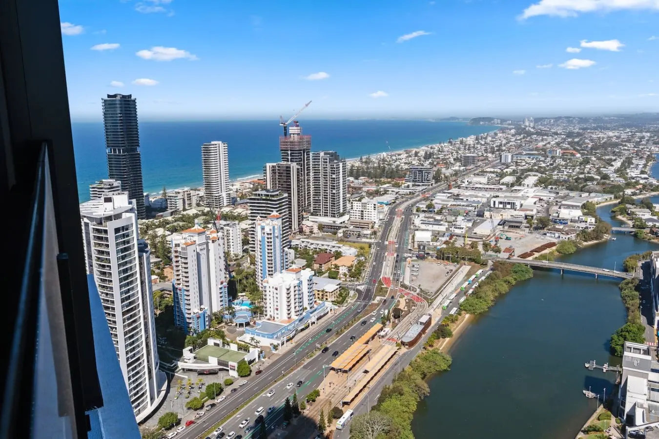 High-Floor 1BR with Views@ Broadbeach — photo 2